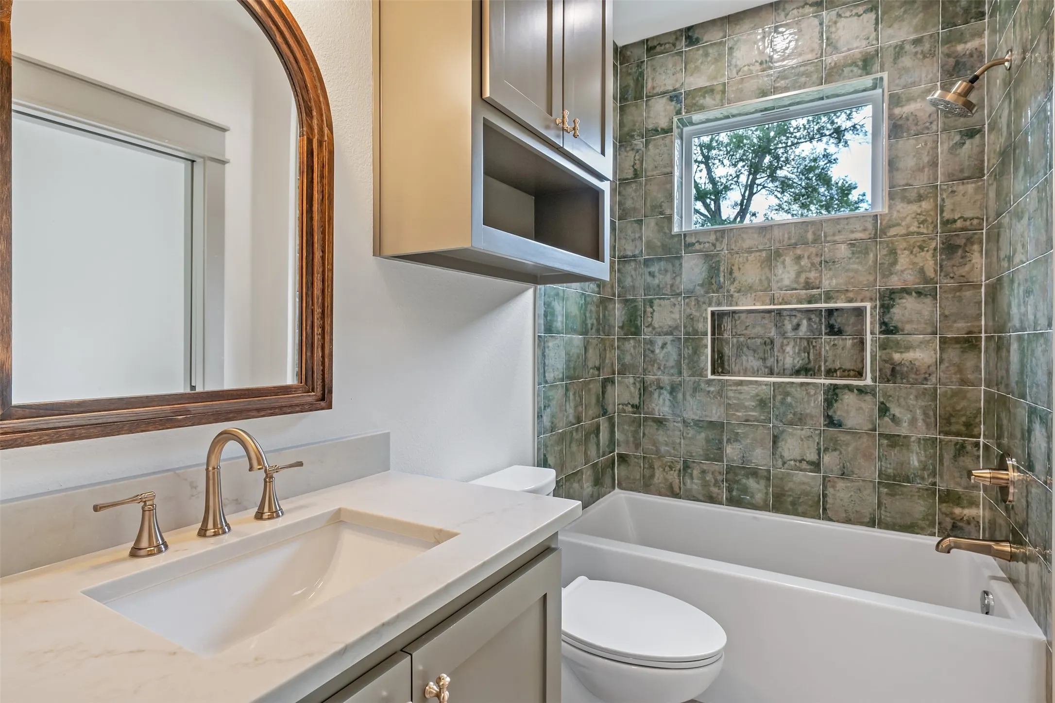 Single Family Residence For Sale in Smith County , 14009 Hidden Brook, Flint, Texas 75762, 5 Bedroom, 5 Bathroom, 2 Garage spaces, 2,764 Sqft, built in 2026, mls#21391786, Real Estate Agent in Flint, Homes For Sale in Smith county, Homes For Sale in Flint, Realtor in Flint Texas, Real Estate Brokerage Independent Realty Texas, Luminita Cordes Realtor