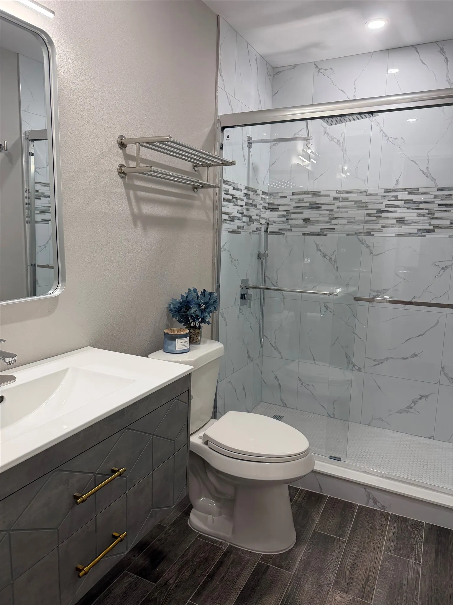 Single Family Residence For Rent in Tarrant County , 231 Elm Street, Hurst, Texas 76053, 3 Bedroom, 1 Bathroom, Garage spaces, 1,016 Sqft, built in 1957, mls#21391795, Real Estate Agent in Hurst, Homes For Rent in Tarrant county, Homes For Rent in Hurst, Realtor in Hurst Texas, Real Estate Brokerage Independent Realty Texas, Luminita Cordes Realtor