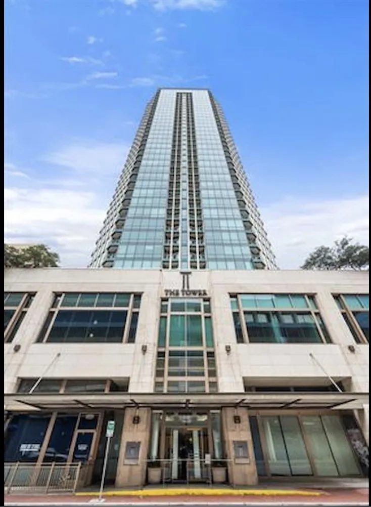 Condominium For Sale in Tarrant County , 500 Throckmorton Street 2406, Fort Worth, Texas 76102, 1 Bedroom, 1 Bathroom, Garage spaces, 801 Sqft, built in 1972, mls#21391797, Real Estate Agent in Fort Worth, Homes For Sale in Tarrant county, Homes For Sale in Fort Worth, Realtor in Fort Worth Texas, Real Estate Brokerage Independent Realty Texas, Luminita Cordes Realtor