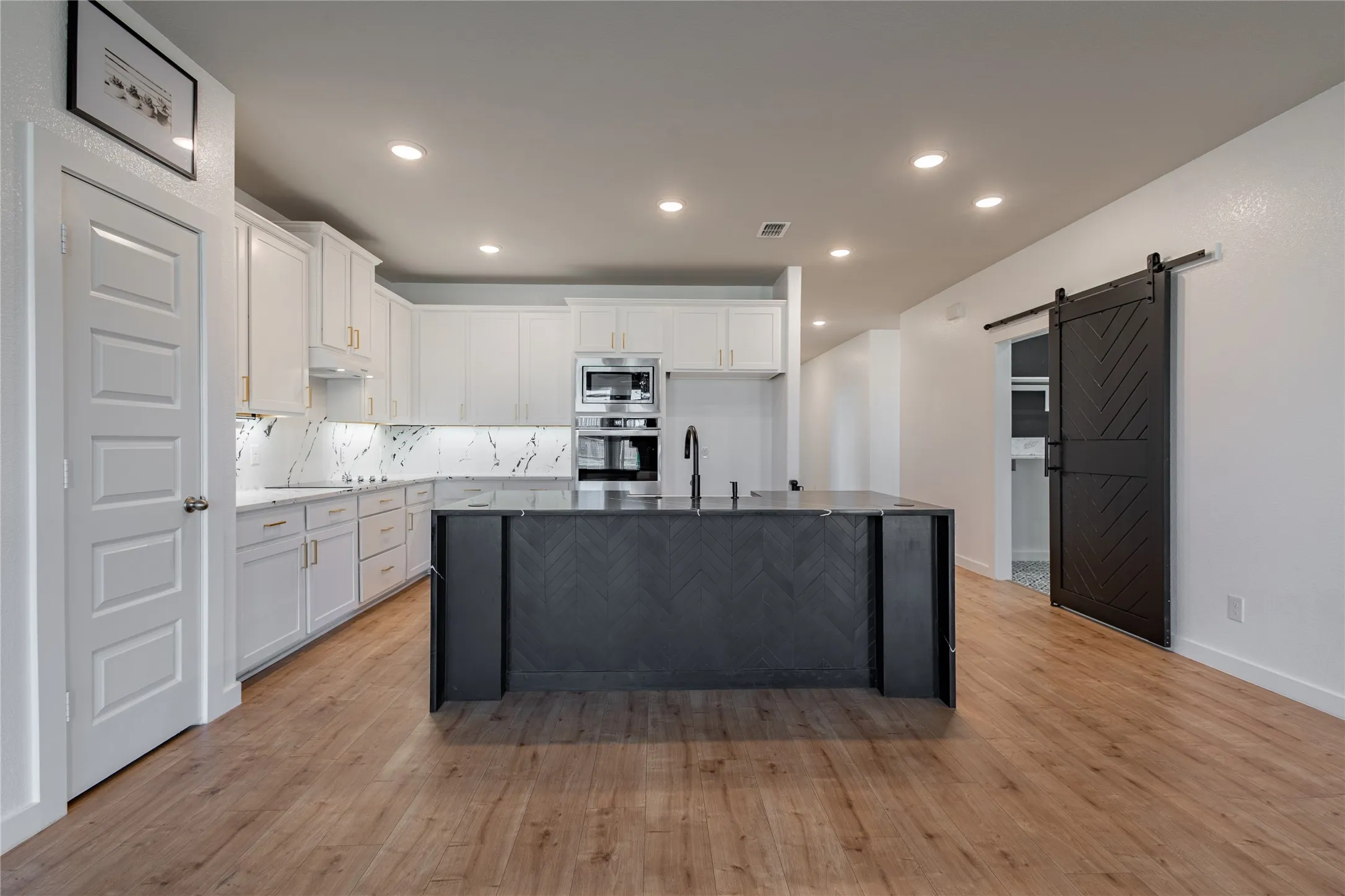 Single Family Residence For Rent in Grayson County , 970 Hurstwood Drive, Van Alstyne, Texas 75495, 4 Bedroom, 2 Bathroom, 3 Garage spaces, 1,952 Sqft, built in 2023, mls#21391789, Real Estate Agent in Van Alstyne, Homes For Rent in Grayson county, Homes For Rent in Van Alstyne, Realtor in Van Alstyne Texas, Real Estate Brokerage Independent Realty Texas, Luminita Cordes Realtor