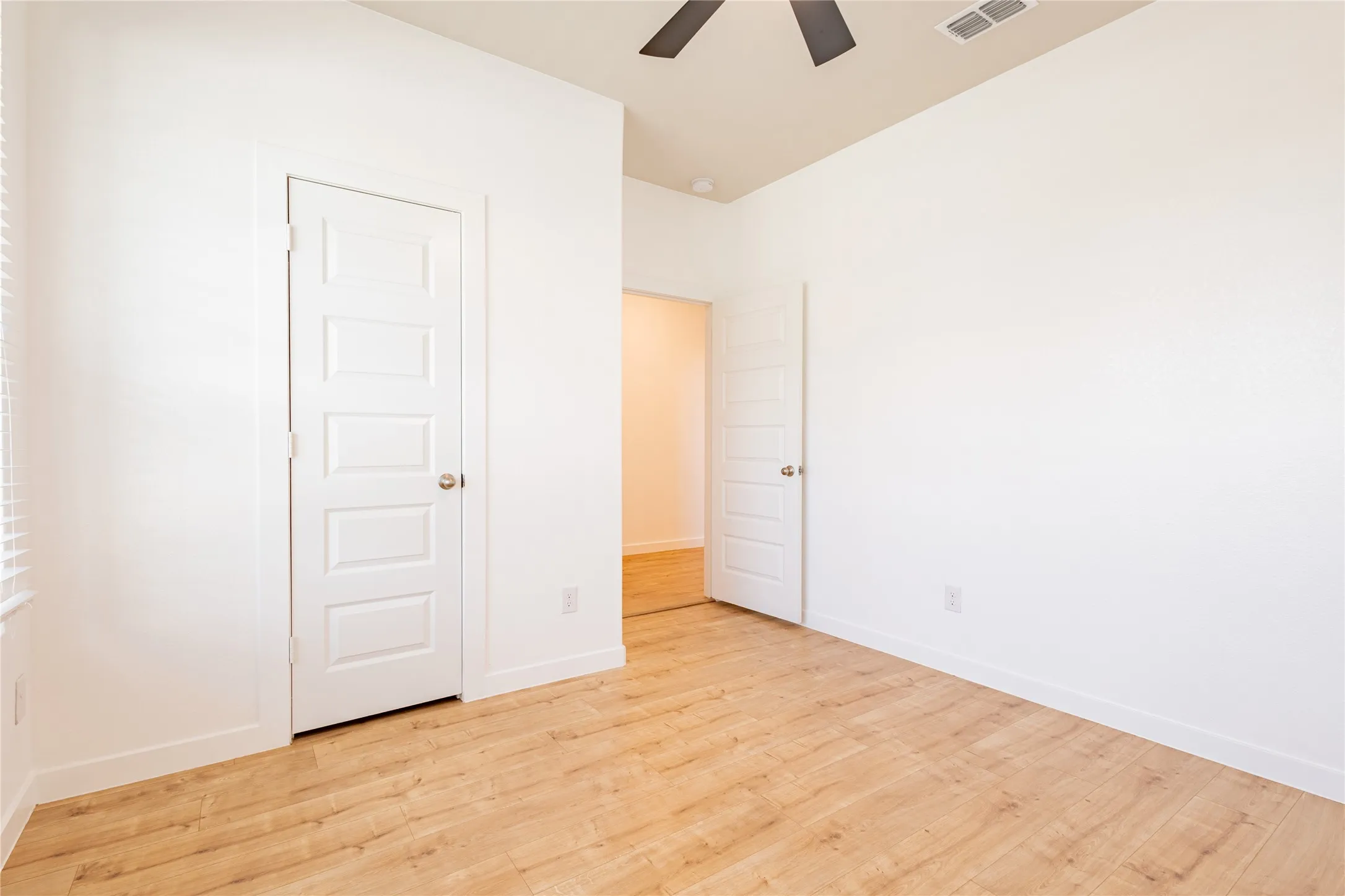 Single Family Residence For Rent in Grayson County , 970 Hurstwood Drive, Van Alstyne, Texas 75495, 4 Bedroom, 2 Bathroom, 3 Garage spaces, 1,952 Sqft, built in 2023, mls#21391789, Real Estate Agent in Van Alstyne, Homes For Rent in Grayson county, Homes For Rent in Van Alstyne, Realtor in Van Alstyne Texas, Real Estate Brokerage Independent Realty Texas, Luminita Cordes Realtor