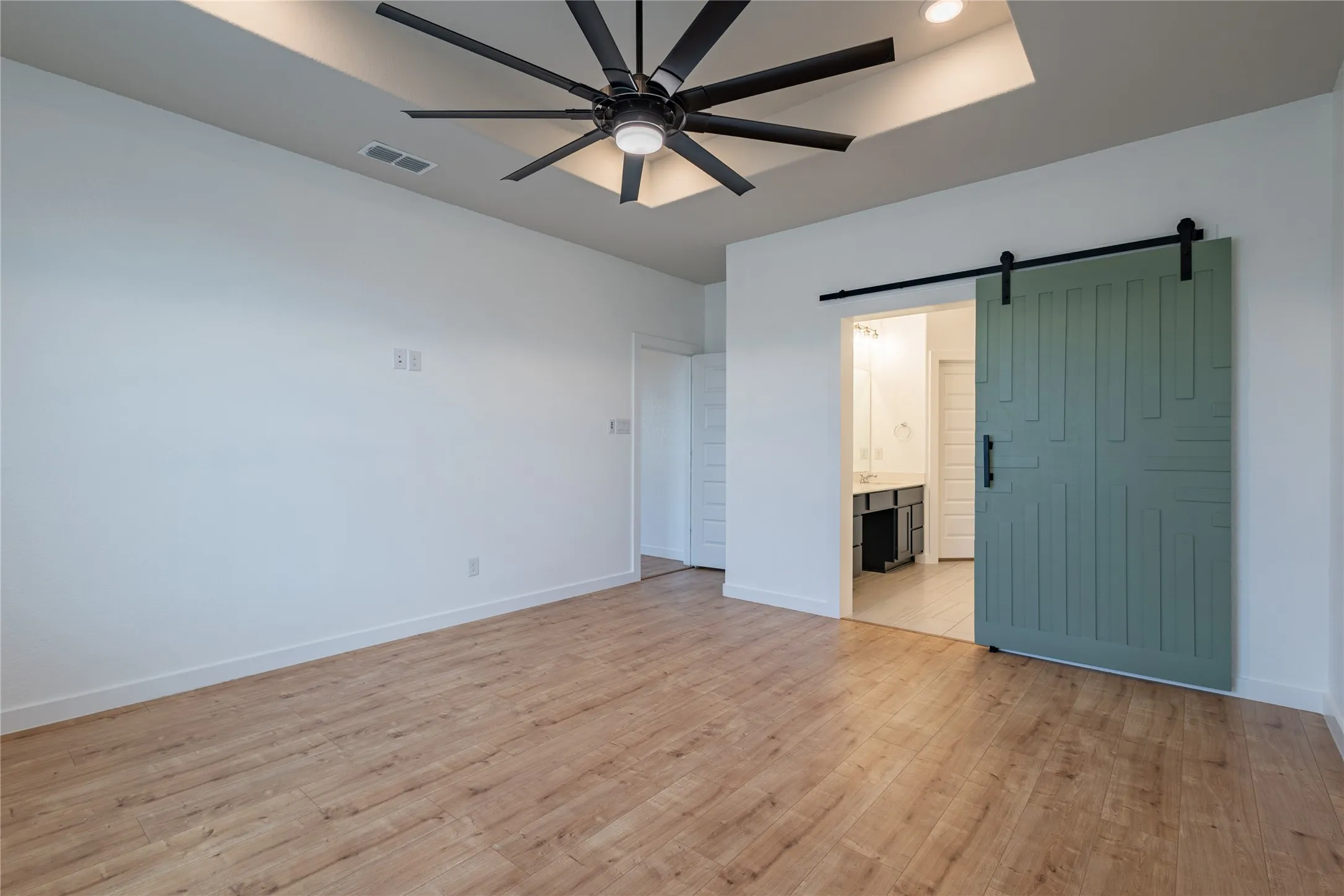 Single Family Residence For Rent in Grayson County , 970 Hurstwood Drive, Van Alstyne, Texas 75495, 4 Bedroom, 2 Bathroom, 3 Garage spaces, 1,952 Sqft, built in 2023, mls#21391789, Real Estate Agent in Van Alstyne, Homes For Rent in Grayson county, Homes For Rent in Van Alstyne, Realtor in Van Alstyne Texas, Real Estate Brokerage Independent Realty Texas, Luminita Cordes Realtor