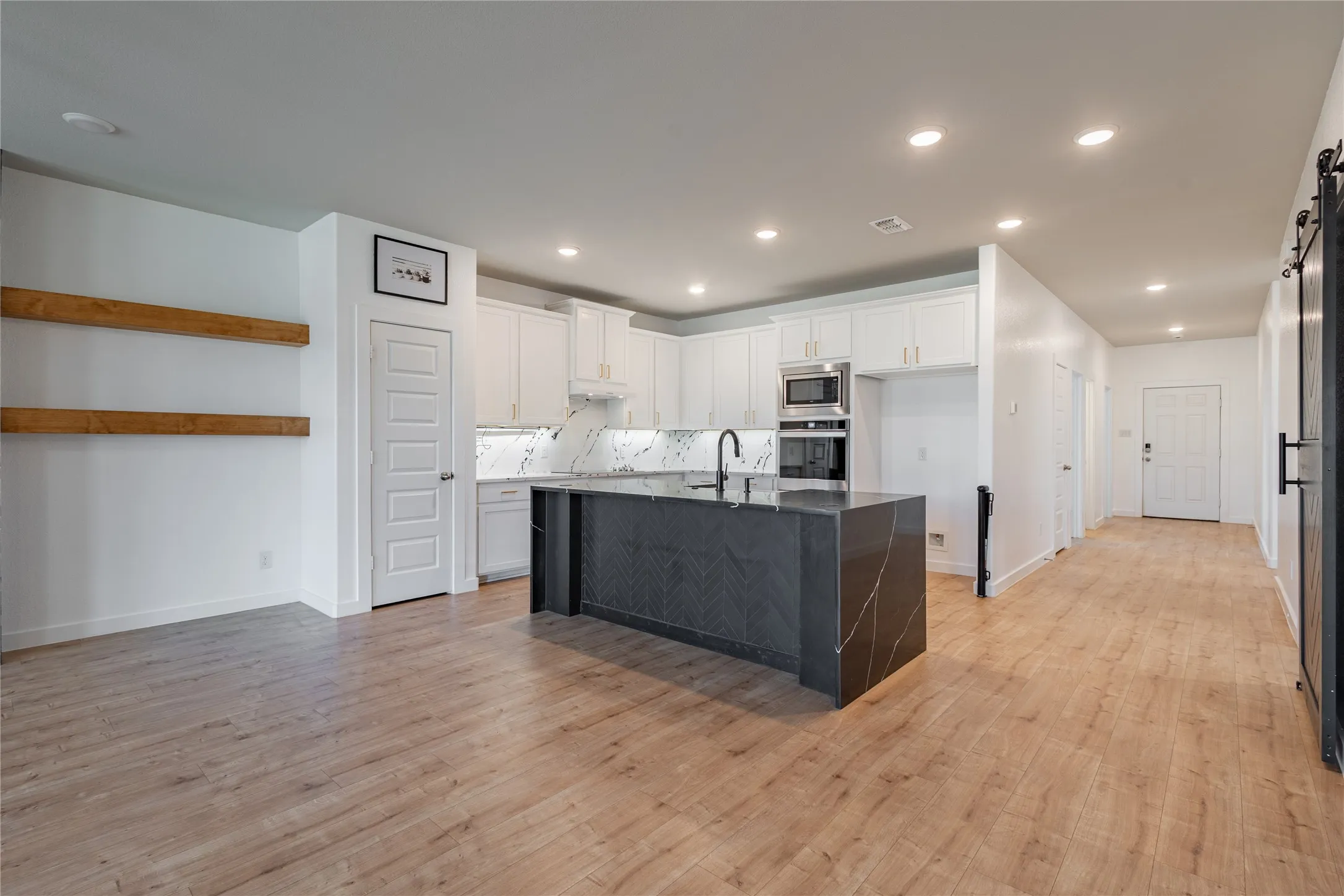 Single Family Residence For Rent in Grayson County , 970 Hurstwood Drive, Van Alstyne, Texas 75495, 4 Bedroom, 2 Bathroom, 3 Garage spaces, 1,952 Sqft, built in 2023, mls#21391789, Real Estate Agent in Van Alstyne, Homes For Rent in Grayson county, Homes For Rent in Van Alstyne, Realtor in Van Alstyne Texas, Real Estate Brokerage Independent Realty Texas, Luminita Cordes Realtor