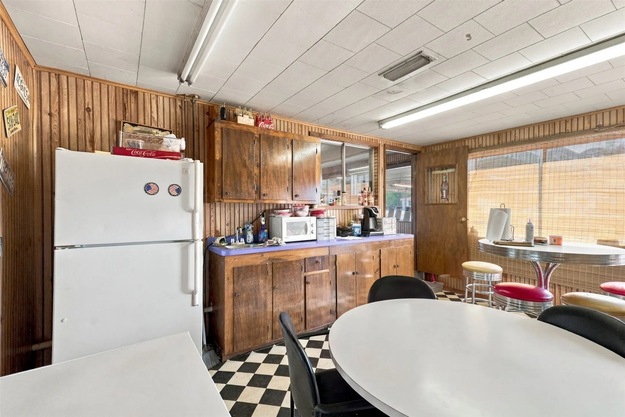 Office For Sale in Camp County , 511 S Greer, Pittsburg, Texas 75686, 0, 0, Garage spaces, 0 Sqft, built in 1962, mls#21391805, Real Estate Agent in Pittsburg, Homes For Sale in Camp county, Homes For Sale in Pittsburg, Realtor in Pittsburg Texas, Real Estate Brokerage Independent Realty Texas, Luminita Cordes Realtor