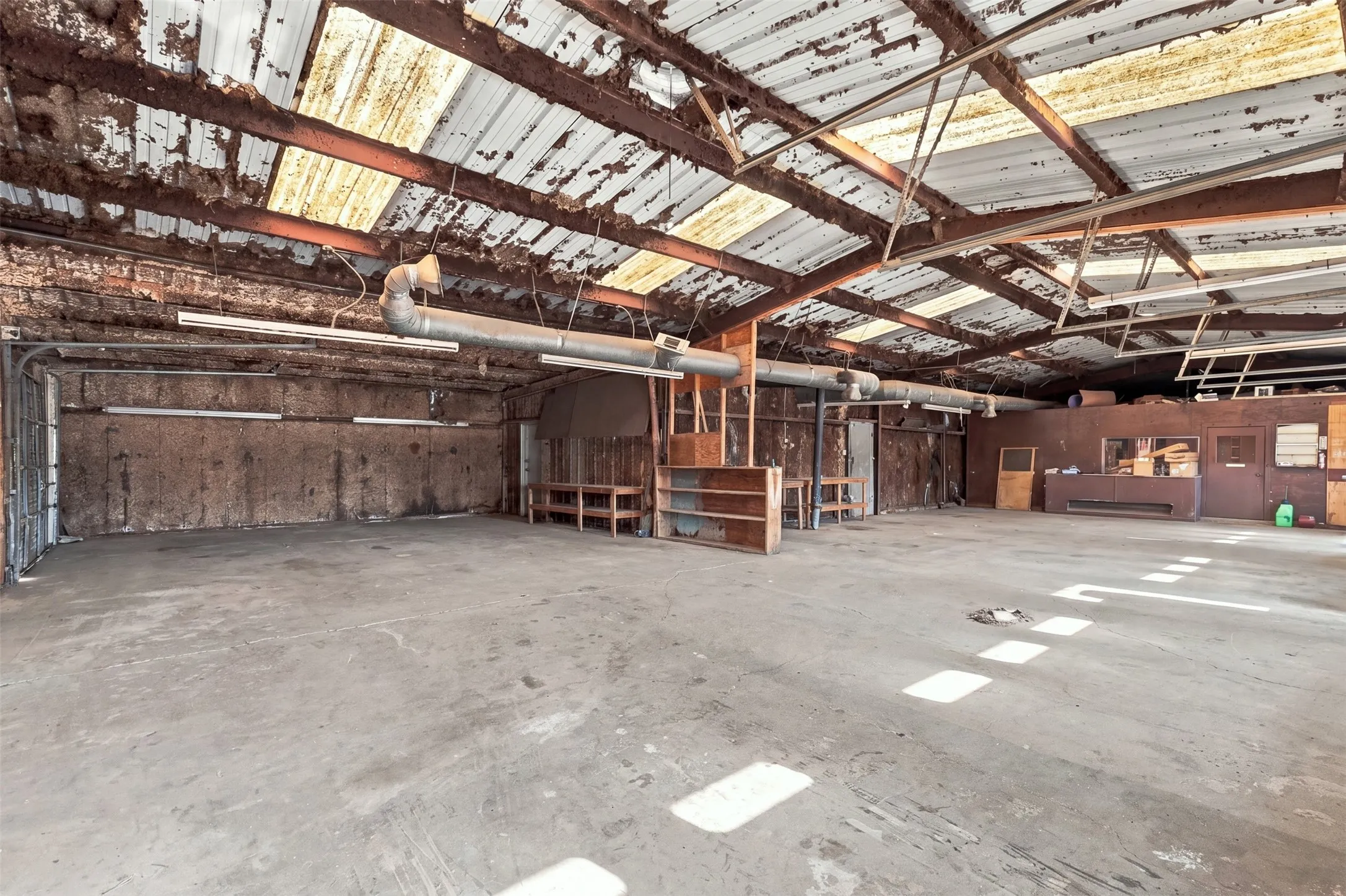 Office For Sale in Camp County , 511 S Greer, Pittsburg, Texas 75686, 0, 0, Garage spaces, 0 Sqft, built in 1962, mls#21391805, Real Estate Agent in Pittsburg, Homes For Sale in Camp county, Homes For Sale in Pittsburg, Realtor in Pittsburg Texas, Real Estate Brokerage Independent Realty Texas, Luminita Cordes Realtor
