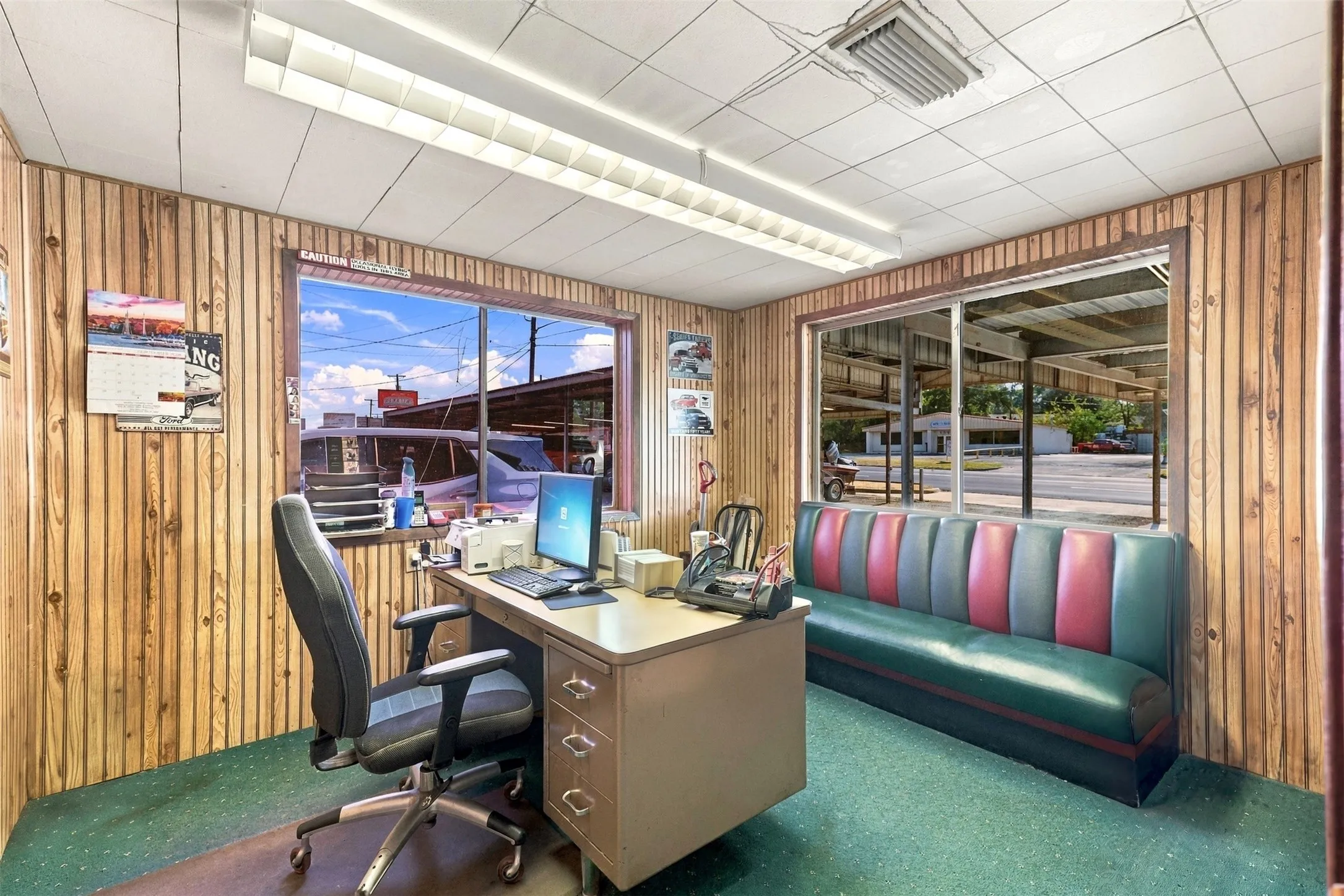 Office For Sale in Camp County , 511 S Greer, Pittsburg, Texas 75686, 0, 0, Garage spaces, 0 Sqft, built in 1962, mls#21391805, Real Estate Agent in Pittsburg, Homes For Sale in Camp county, Homes For Sale in Pittsburg, Realtor in Pittsburg Texas, Real Estate Brokerage Independent Realty Texas, Luminita Cordes Realtor