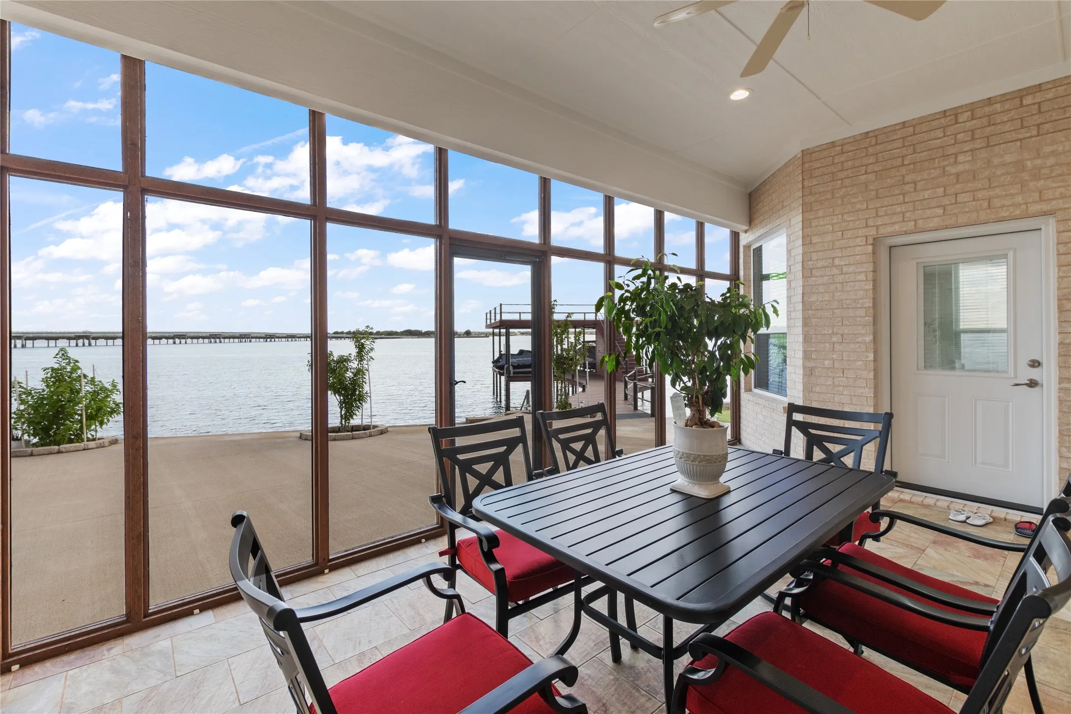 Screened in porch