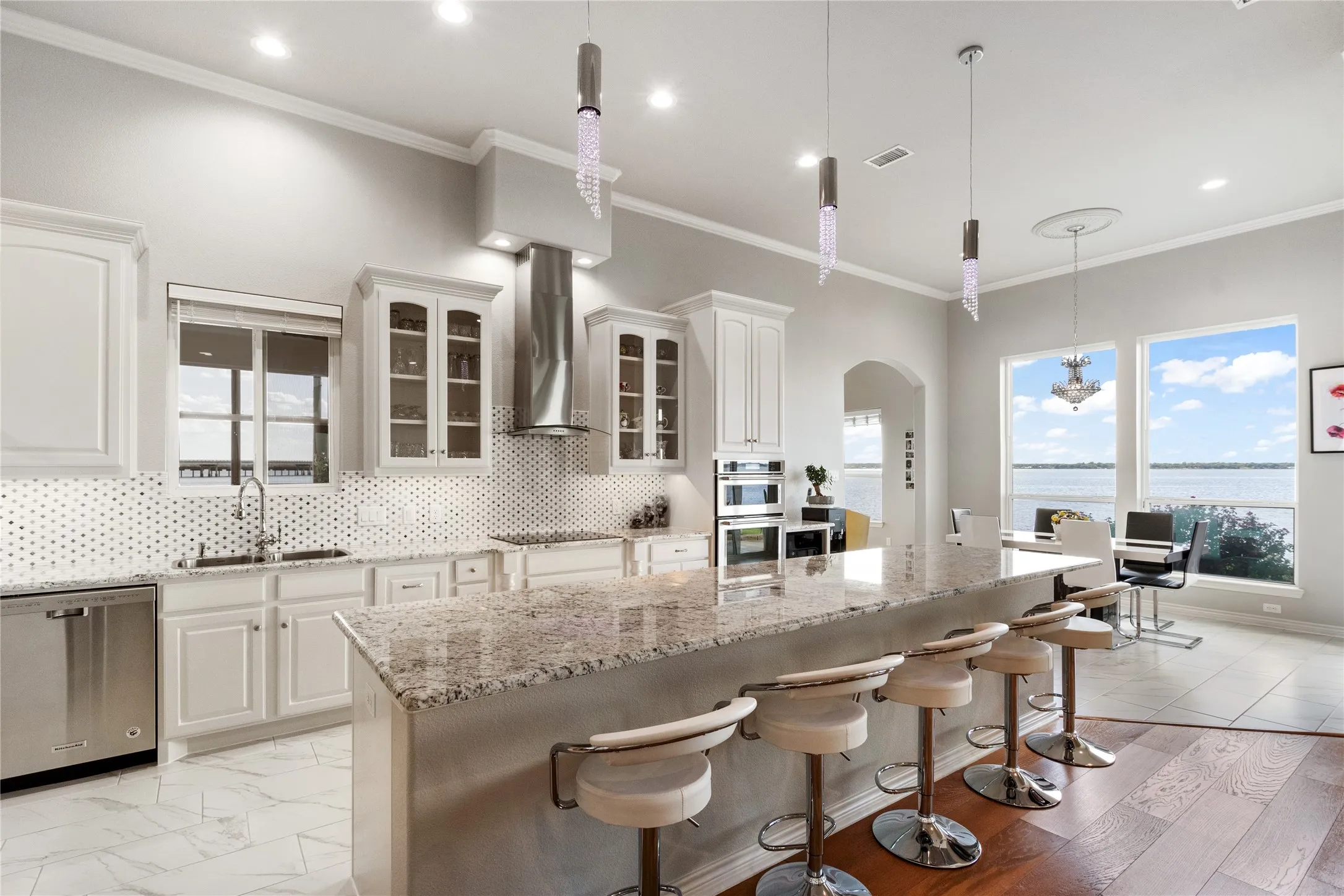Single Family Residence For Sale in Henderson County , 241 Loon Bay Drive, Gun Barrel City, Texas 75156, 5 Bedroom, 6 Bathroom, 3 Garage spaces, 5,124 Sqft, built in 2018, mls#21390217, Real Estate Agent in Gun Barrel City, Homes For Sale in Henderson county, Homes For Sale in Gun Barrel City, Realtor in Gun Barrel City Texas, Real Estate Brokerage Independent Realty Texas, Luminita Cordes Realtor