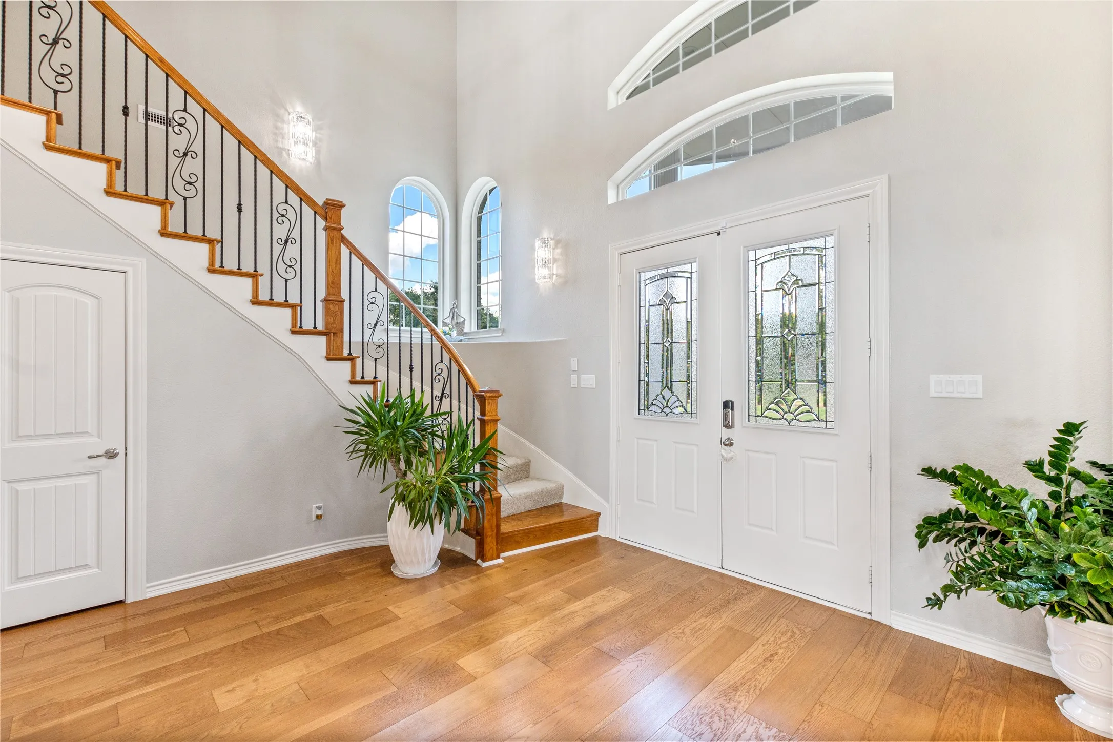 Single Family Residence For Sale in Henderson County , 241 Loon Bay Drive, Gun Barrel City, Texas 75156, 5 Bedroom, 6 Bathroom, 3 Garage spaces, 5,124 Sqft, built in 2018, mls#21390217, Real Estate Agent in Gun Barrel City, Homes For Sale in Henderson county, Homes For Sale in Gun Barrel City, Realtor in Gun Barrel City Texas, Real Estate Brokerage Independent Realty Texas, Luminita Cordes Realtor