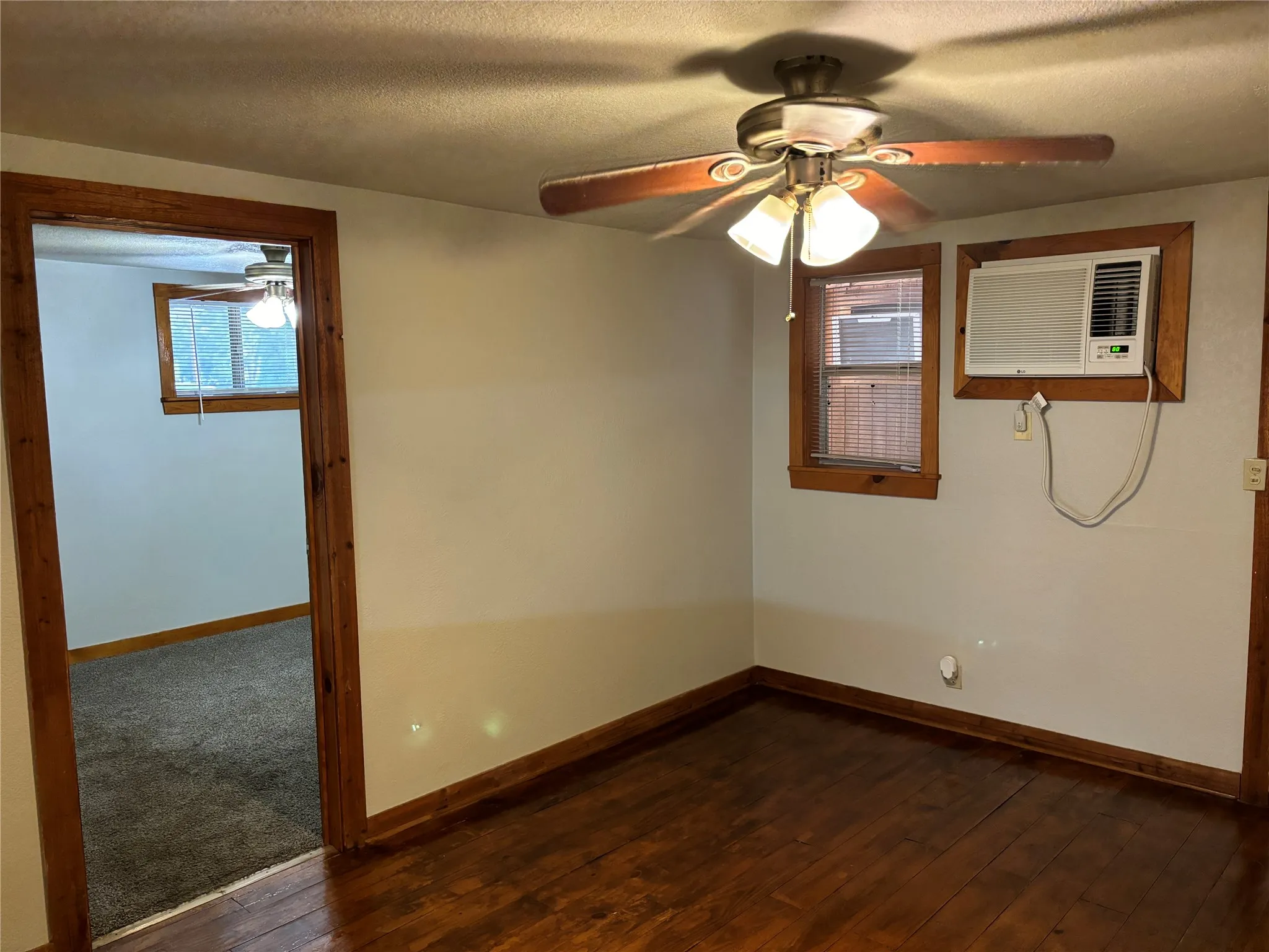 Apartment For Rent in Tarrant County , 1705 Chris Craft Drive 4, Grapevine, Texas 76051, 2 Bedroom, 1 Bathroom, Garage spaces, 650 Sqft, built in 1966, mls#21391814, Real Estate Agent in Grapevine, Homes For Rent in Tarrant county, Homes For Rent in Grapevine, Realtor in Grapevine Texas, Real Estate Brokerage Independent Realty Texas, Luminita Cordes Realtor