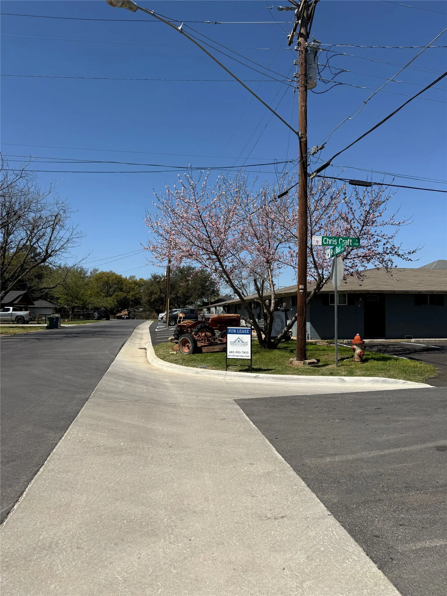 Apartment For Rent in Tarrant County , 1705 Chris Craft Drive 4, Grapevine, Texas 76051, 2 Bedroom, 1 Bathroom, Garage spaces, 650 Sqft, built in 1966, mls#21391814, Real Estate Agent in Grapevine, Homes For Rent in Tarrant county, Homes For Rent in Grapevine, Realtor in Grapevine Texas, Real Estate Brokerage Independent Realty Texas, Luminita Cordes Realtor