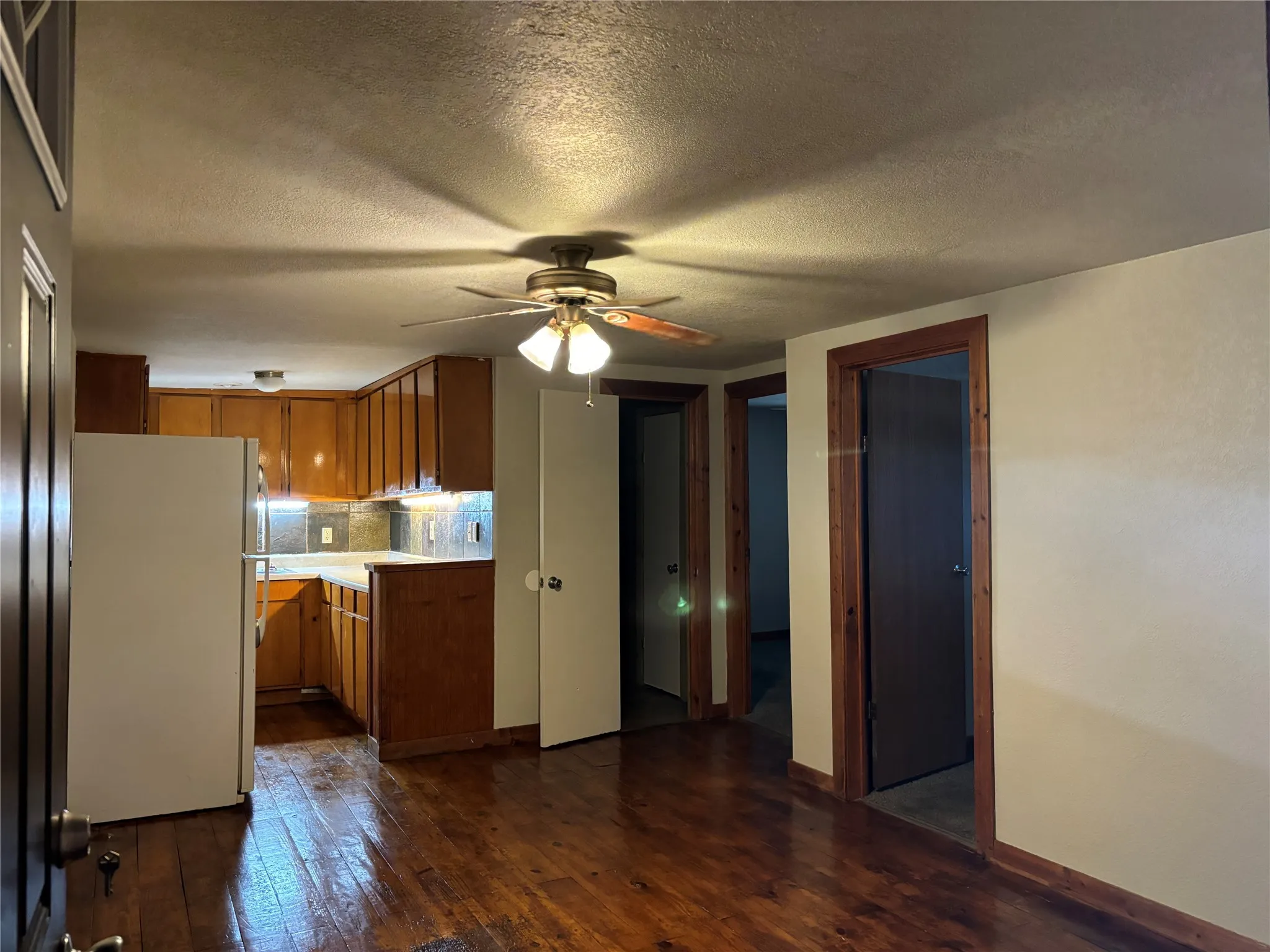 Apartment For Rent in Tarrant County , 1705 Chris Craft Drive 4, Grapevine, Texas 76051, 2 Bedroom, 1 Bathroom, Garage spaces, 650 Sqft, built in 1966, mls#21391814, Real Estate Agent in Grapevine, Homes For Rent in Tarrant county, Homes For Rent in Grapevine, Realtor in Grapevine Texas, Real Estate Brokerage Independent Realty Texas, Luminita Cordes Realtor