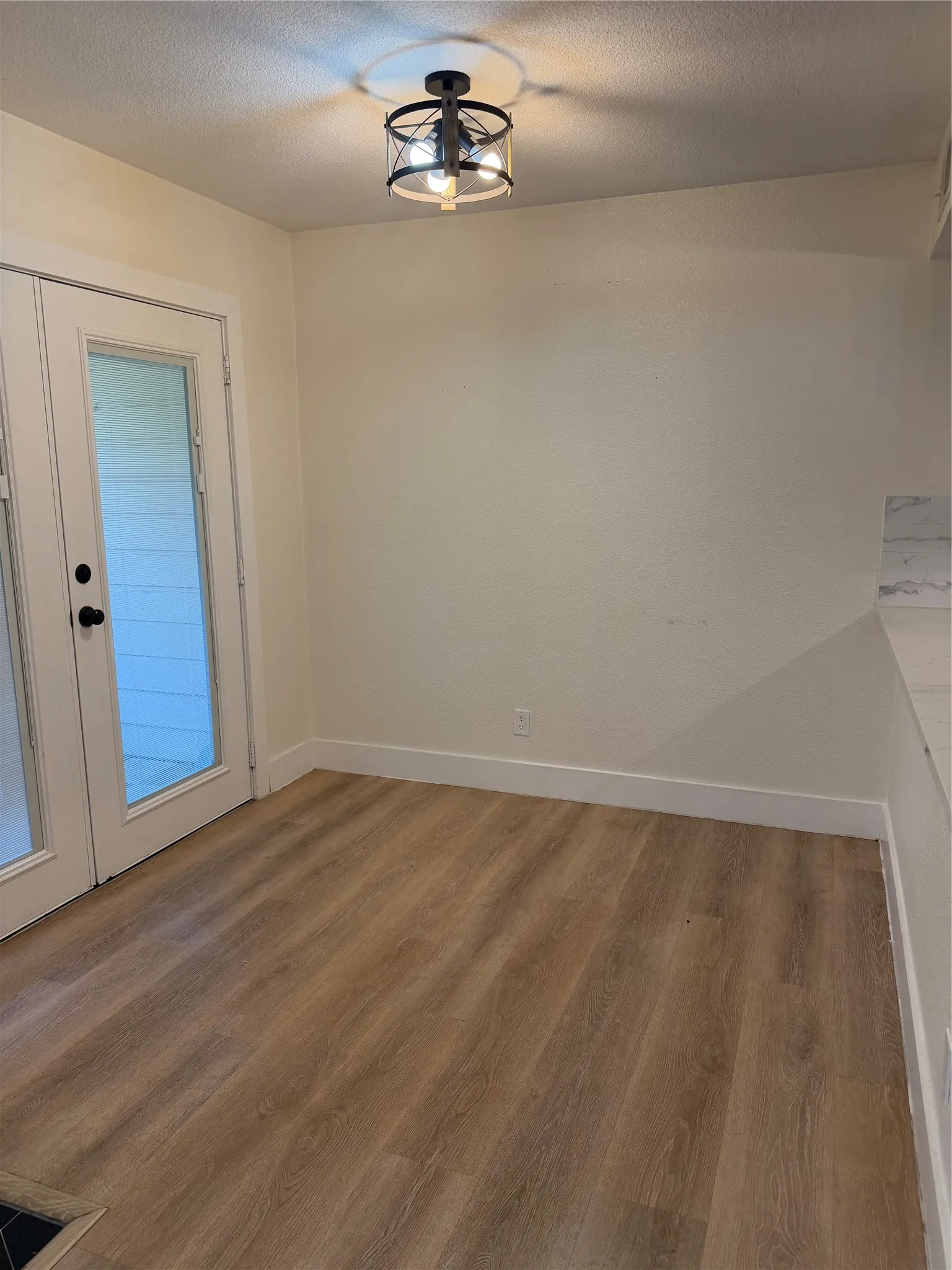 Condominium For Rent in Dallas County , 1505 E Interstate 30 118, Garland, Texas 75043, 2 Bedroom, 1 Bathroom, Garage spaces, 778 Sqft, built in 1983, mls#21390801, Real Estate Agent in Garland, Homes For Rent in Dallas county, Homes For Rent in Garland, Realtor in Garland Texas, Real Estate Brokerage Independent Realty Texas, Luminita Cordes Realtor