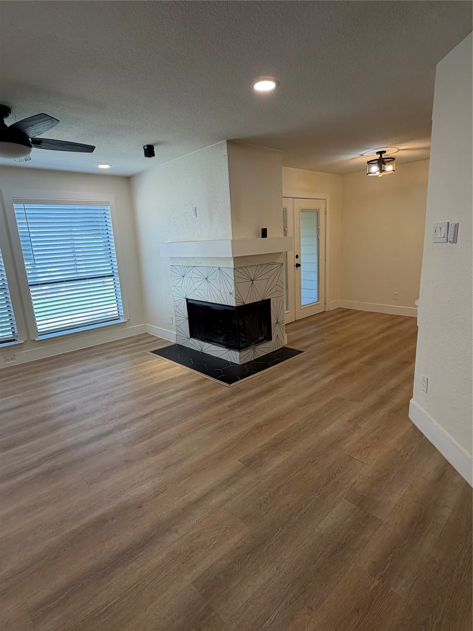 Condominium For Rent in Dallas County , 1505 E Interstate 30 118, Garland, Texas 75043, 2 Bedroom, 1 Bathroom, Garage spaces, 778 Sqft, built in 1983, mls#21390801, Real Estate Agent in Garland, Homes For Rent in Dallas county, Homes For Rent in Garland, Realtor in Garland Texas, Real Estate Brokerage Independent Realty Texas, Luminita Cordes Realtor
