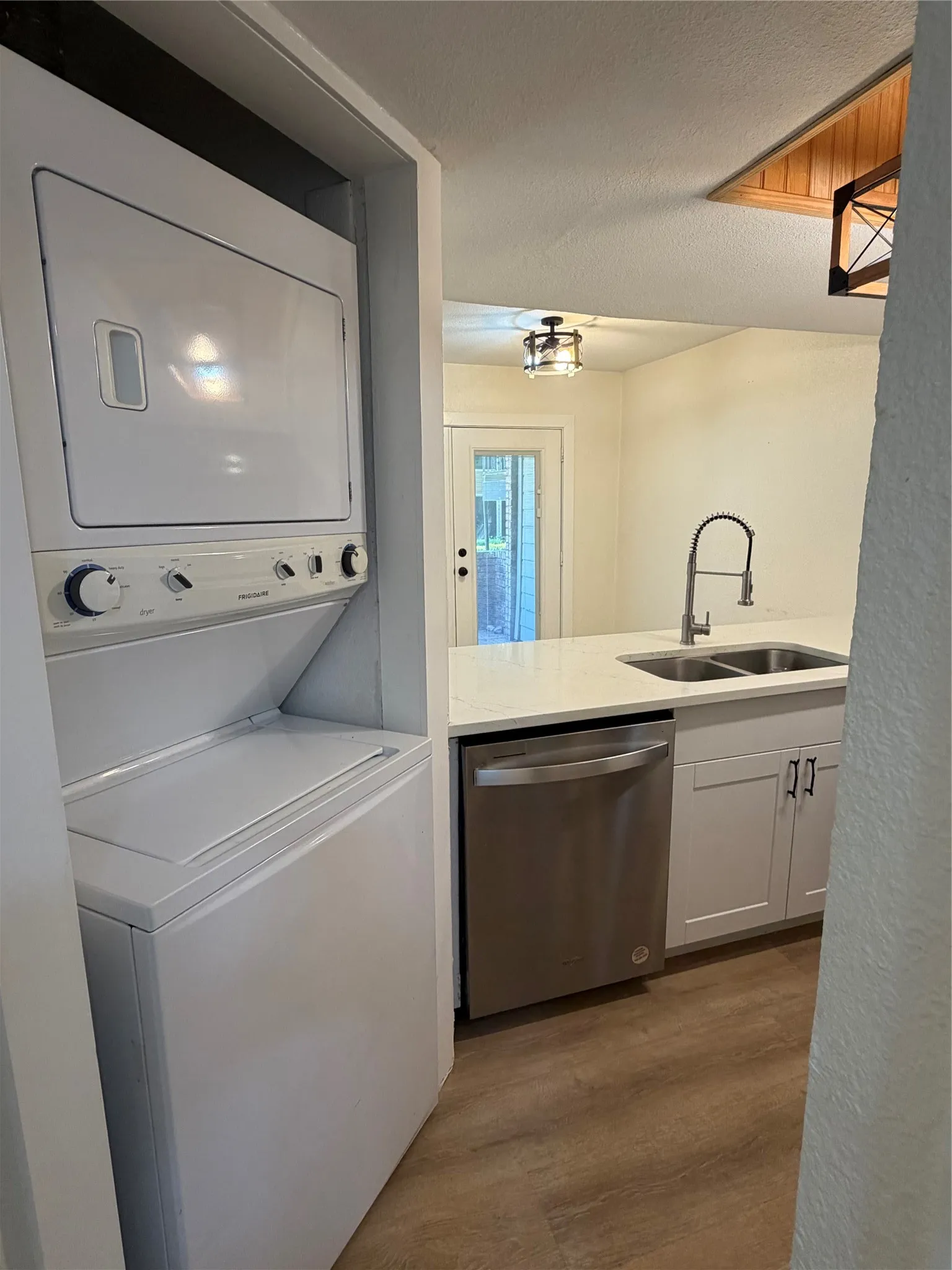 Condominium For Rent in Dallas County , 1505 E Interstate 30 118, Garland, Texas 75043, 2 Bedroom, 1 Bathroom, Garage spaces, 778 Sqft, built in 1983, mls#21390801, Real Estate Agent in Garland, Homes For Rent in Dallas county, Homes For Rent in Garland, Realtor in Garland Texas, Real Estate Brokerage Independent Realty Texas, Luminita Cordes Realtor