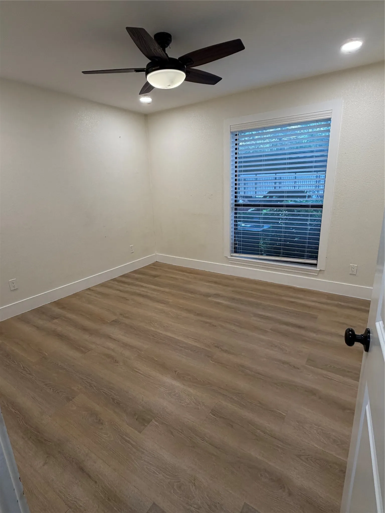 Condominium For Rent in Dallas County , 1505 E Interstate 30 118, Garland, Texas 75043, 2 Bedroom, 1 Bathroom, Garage spaces, 778 Sqft, built in 1983, mls#21390801, Real Estate Agent in Garland, Homes For Rent in Dallas county, Homes For Rent in Garland, Realtor in Garland Texas, Real Estate Brokerage Independent Realty Texas, Luminita Cordes Realtor