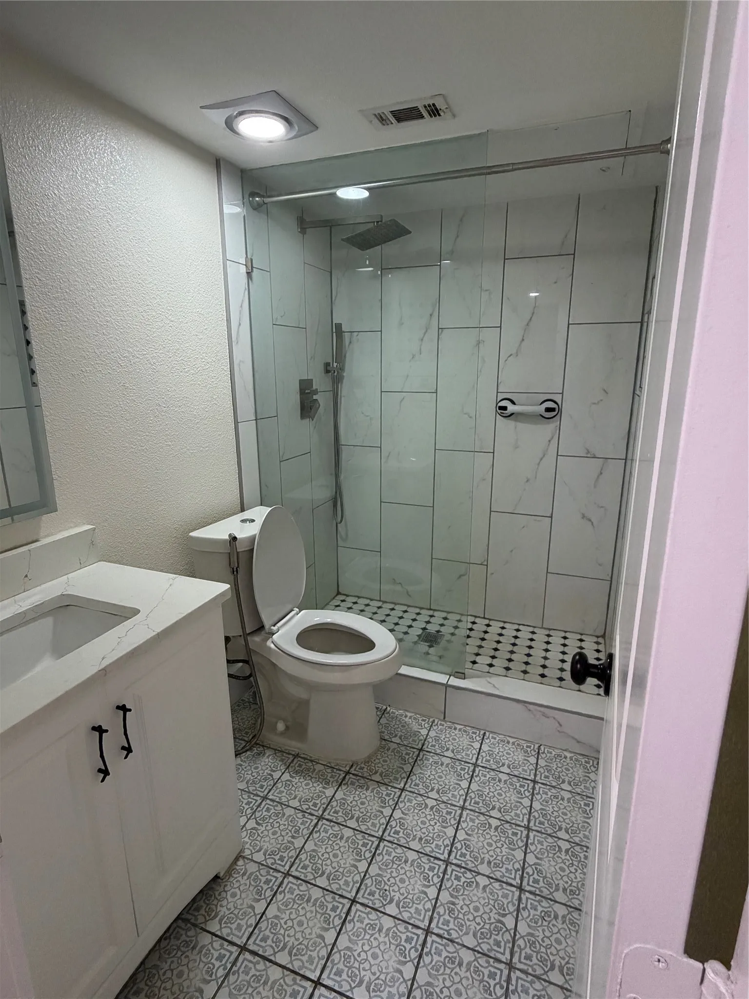 Condominium For Rent in Dallas County , 1505 E Interstate 30 118, Garland, Texas 75043, 2 Bedroom, 1 Bathroom, Garage spaces, 778 Sqft, built in 1983, mls#21390801, Real Estate Agent in Garland, Homes For Rent in Dallas county, Homes For Rent in Garland, Realtor in Garland Texas, Real Estate Brokerage Independent Realty Texas, Luminita Cordes Realtor