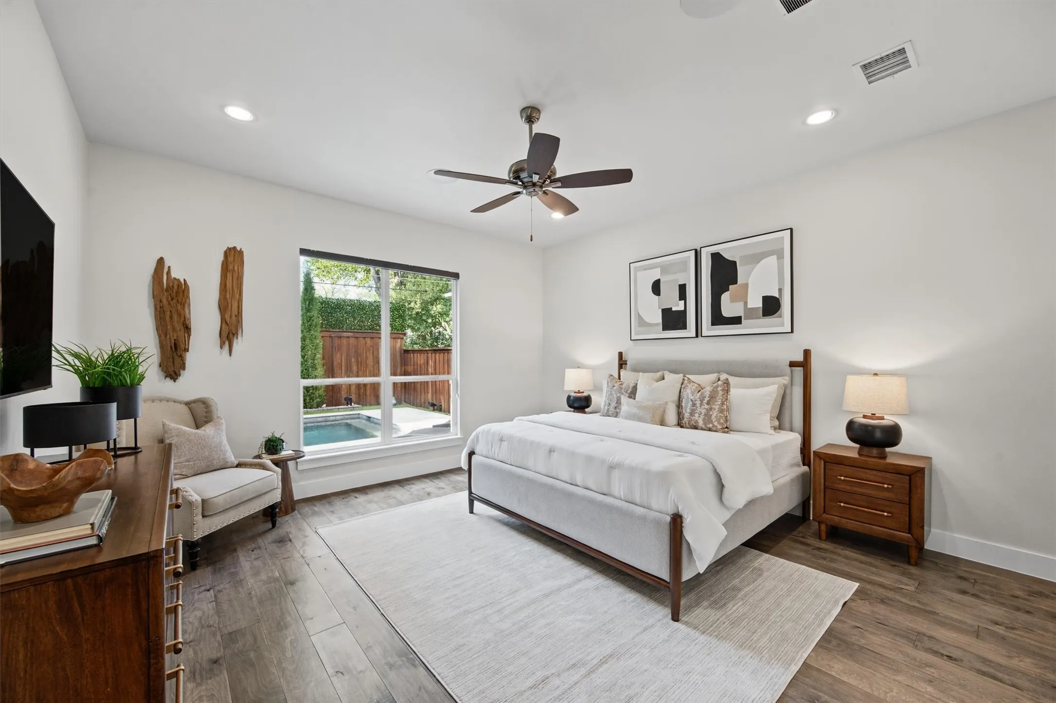 Single Family Residence For Sale in Dallas County , 8655 Forest Hills Boulevard, Dallas, Texas 75218, 3 Bedroom, 3 Bathroom, 2 Garage spaces, 2,542 Sqft, built in 2017, mls#21389985, Real Estate Agent in Dallas, Homes For Sale in Dallas county, Homes For Sale in Dallas, Realtor in Dallas Texas, Real Estate Brokerage Independent Realty Texas, Luminita Cordes Realtor