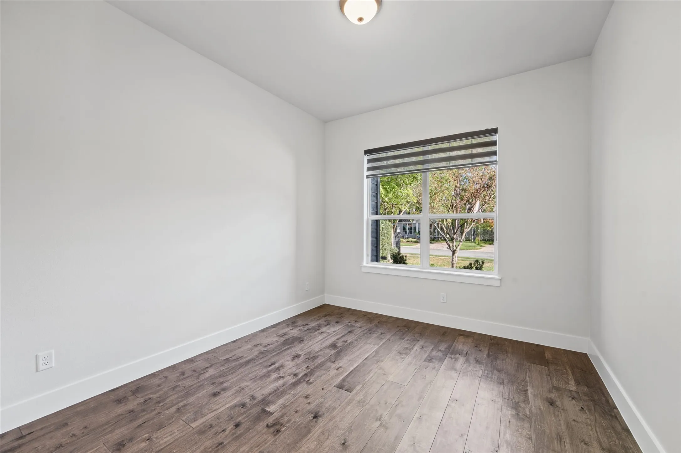Single Family Residence For Sale in Dallas County , 8655 Forest Hills Boulevard, Dallas, Texas 75218, 3 Bedroom, 3 Bathroom, 2 Garage spaces, 2,542 Sqft, built in 2017, mls#21389985, Real Estate Agent in Dallas, Homes For Sale in Dallas county, Homes For Sale in Dallas, Realtor in Dallas Texas, Real Estate Brokerage Independent Realty Texas, Luminita Cordes Realtor
