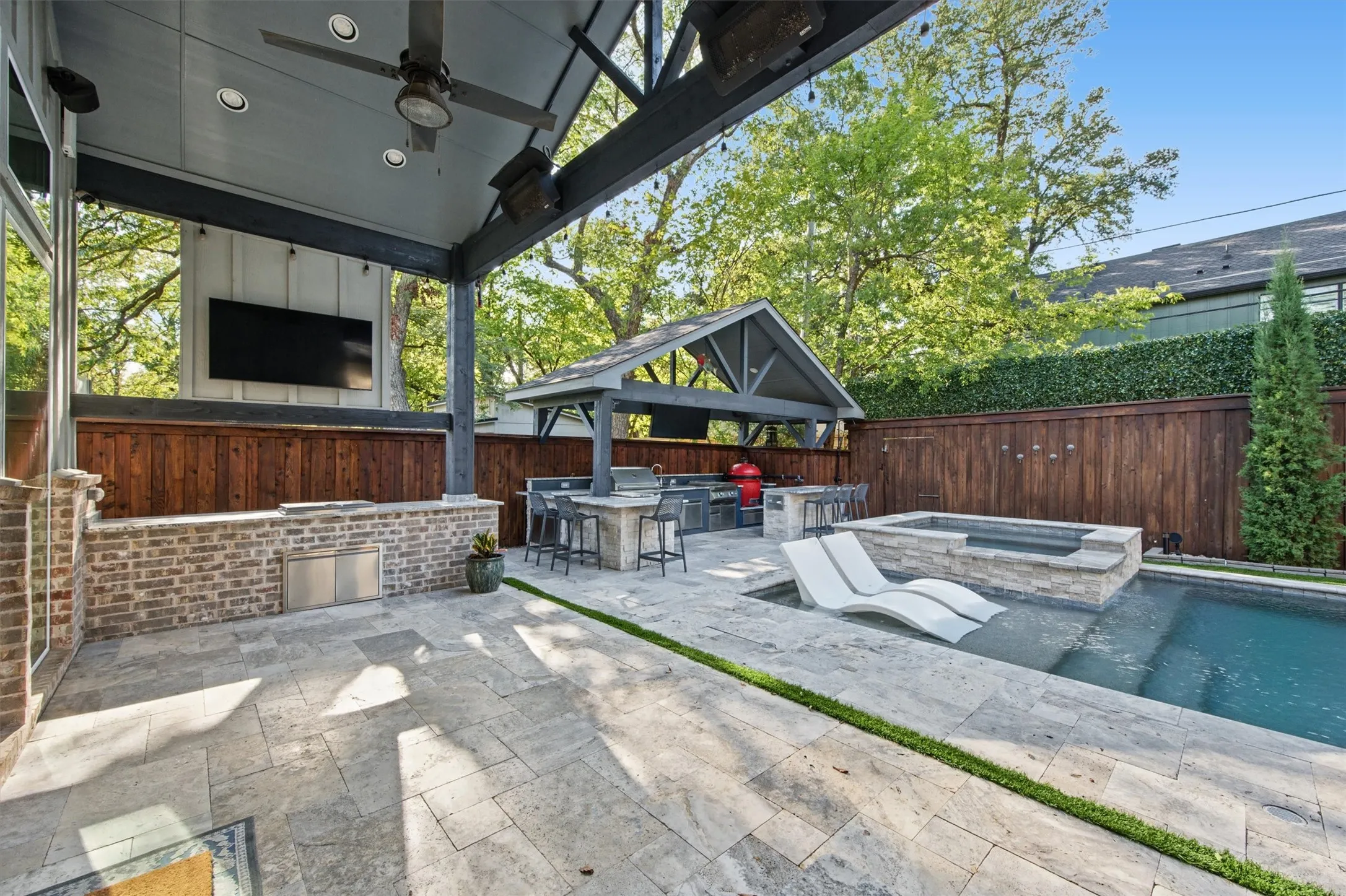 Single Family Residence For Sale in Dallas County , 8655 Forest Hills Boulevard, Dallas, Texas 75218, 3 Bedroom, 3 Bathroom, 2 Garage spaces, 2,542 Sqft, built in 2017, mls#21389985, Real Estate Agent in Dallas, Homes For Sale in Dallas county, Homes For Sale in Dallas, Realtor in Dallas Texas, Real Estate Brokerage Independent Realty Texas, Luminita Cordes Realtor