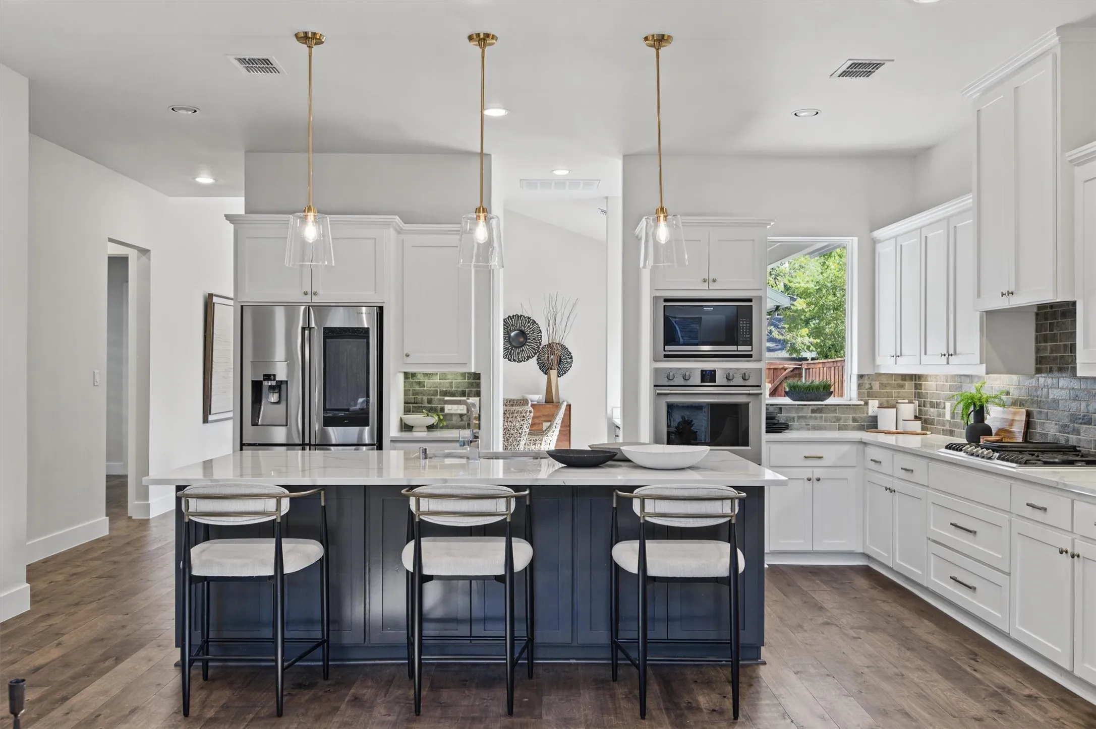 Single Family Residence For Sale in Dallas County , 8655 Forest Hills Boulevard, Dallas, Texas 75218, 3 Bedroom, 3 Bathroom, 2 Garage spaces, 2,542 Sqft, built in 2017, mls#21389985, Real Estate Agent in Dallas, Homes For Sale in Dallas county, Homes For Sale in Dallas, Realtor in Dallas Texas, Real Estate Brokerage Independent Realty Texas, Luminita Cordes Realtor