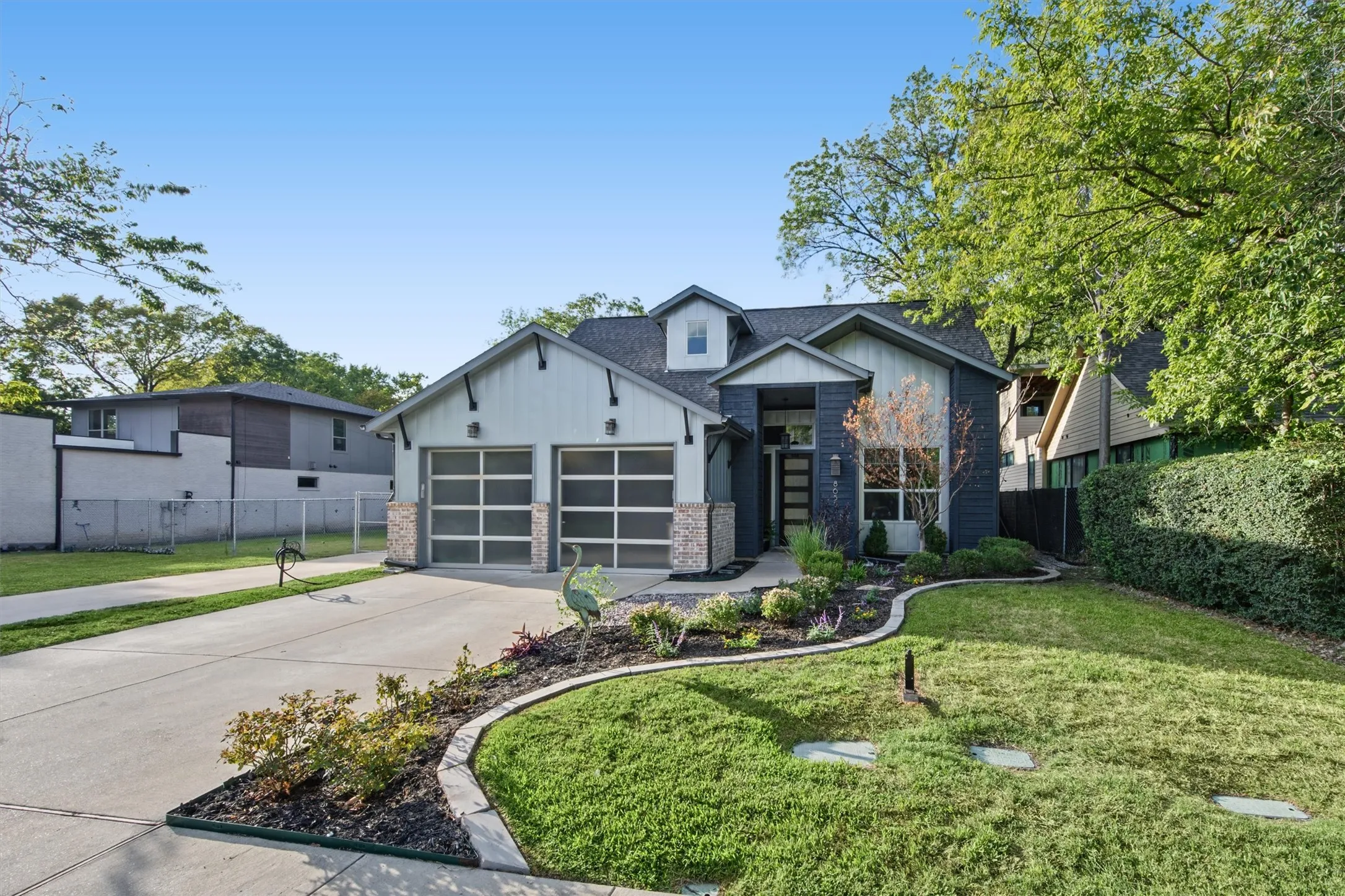Single Family Residence For Sale in Dallas County , 8655 Forest Hills Boulevard, Dallas, Texas 75218, 3 Bedroom, 3 Bathroom, 2 Garage spaces, 2,542 Sqft, built in 2017, mls#21389985, Real Estate Agent in Dallas, Homes For Sale in Dallas county, Homes For Sale in Dallas, Realtor in Dallas Texas, Real Estate Brokerage Independent Realty Texas, Luminita Cordes Realtor
