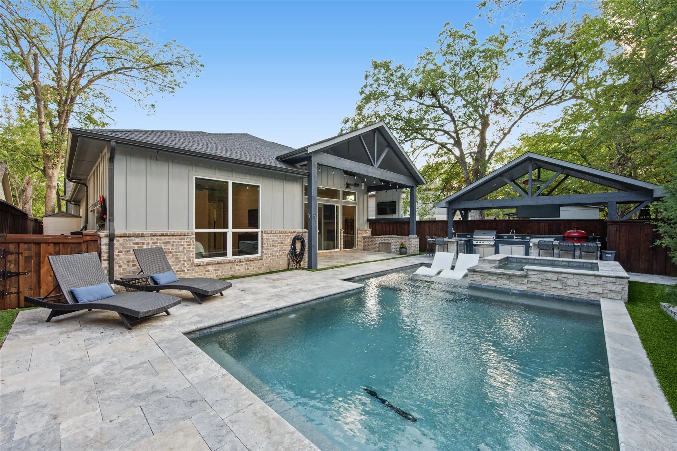 Single Family Residence For Sale in Dallas County , 8655 Forest Hills Boulevard, Dallas, Texas 75218, 3 Bedroom, 3 Bathroom, 2 Garage spaces, 2,542 Sqft, built in 2017, mls#21389985, Real Estate Agent in Dallas, Homes For Sale in Dallas county, Homes For Sale in Dallas, Realtor in Dallas Texas, Real Estate Brokerage Independent Realty Texas, Luminita Cordes Realtor