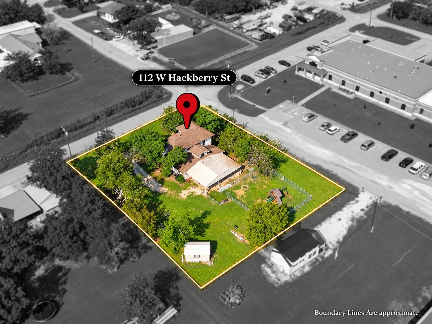 Single Family Residence For Sale in Hill County , 112 W Hackberry Street, Malone, Texas 76660, 4 Bedroom, 2 Bathroom, Garage spaces, 2,264 Sqft, built in 1925, mls#21391817, Real Estate Agent in Malone, Homes For Sale in Hill county, Homes For Sale in Malone, Realtor in Malone Texas, Real Estate Brokerage Independent Realty Texas, Luminita Cordes Realtor