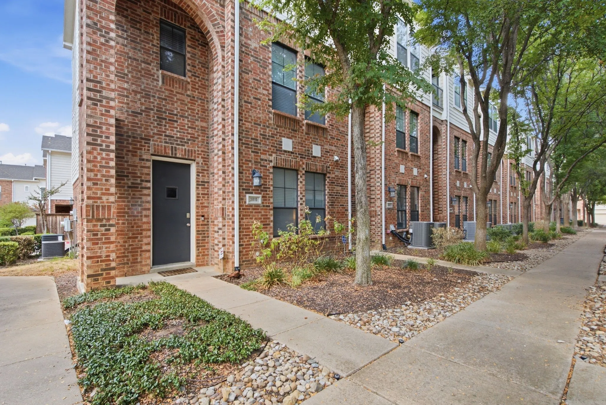 Condominium For Sale in Tarrant County , 3815 Birkdale Drive, Fort Worth, Texas 76116, 2 Bedroom, 3 Bathroom, 2 Garage spaces, 1,603 Sqft, built in 2005, mls#21391206, Real Estate Agent in Fort Worth, Homes For Sale in Tarrant county, Homes For Sale in Fort Worth, Realtor in Fort Worth Texas, Real Estate Brokerage Independent Realty Texas, Luminita Cordes Realtor