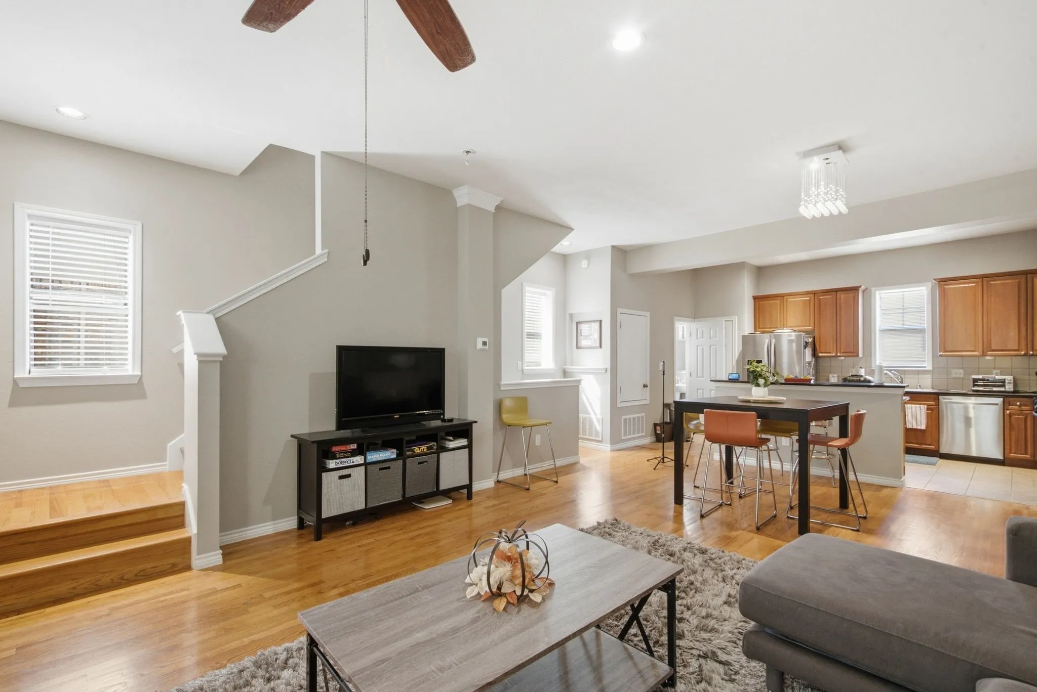 Condominium For Sale in Tarrant County , 3815 Birkdale Drive, Fort Worth, Texas 76116, 2 Bedroom, 3 Bathroom, 2 Garage spaces, 1,603 Sqft, built in 2005, mls#21391206, Real Estate Agent in Fort Worth, Homes For Sale in Tarrant county, Homes For Sale in Fort Worth, Realtor in Fort Worth Texas, Real Estate Brokerage Independent Realty Texas, Luminita Cordes Realtor