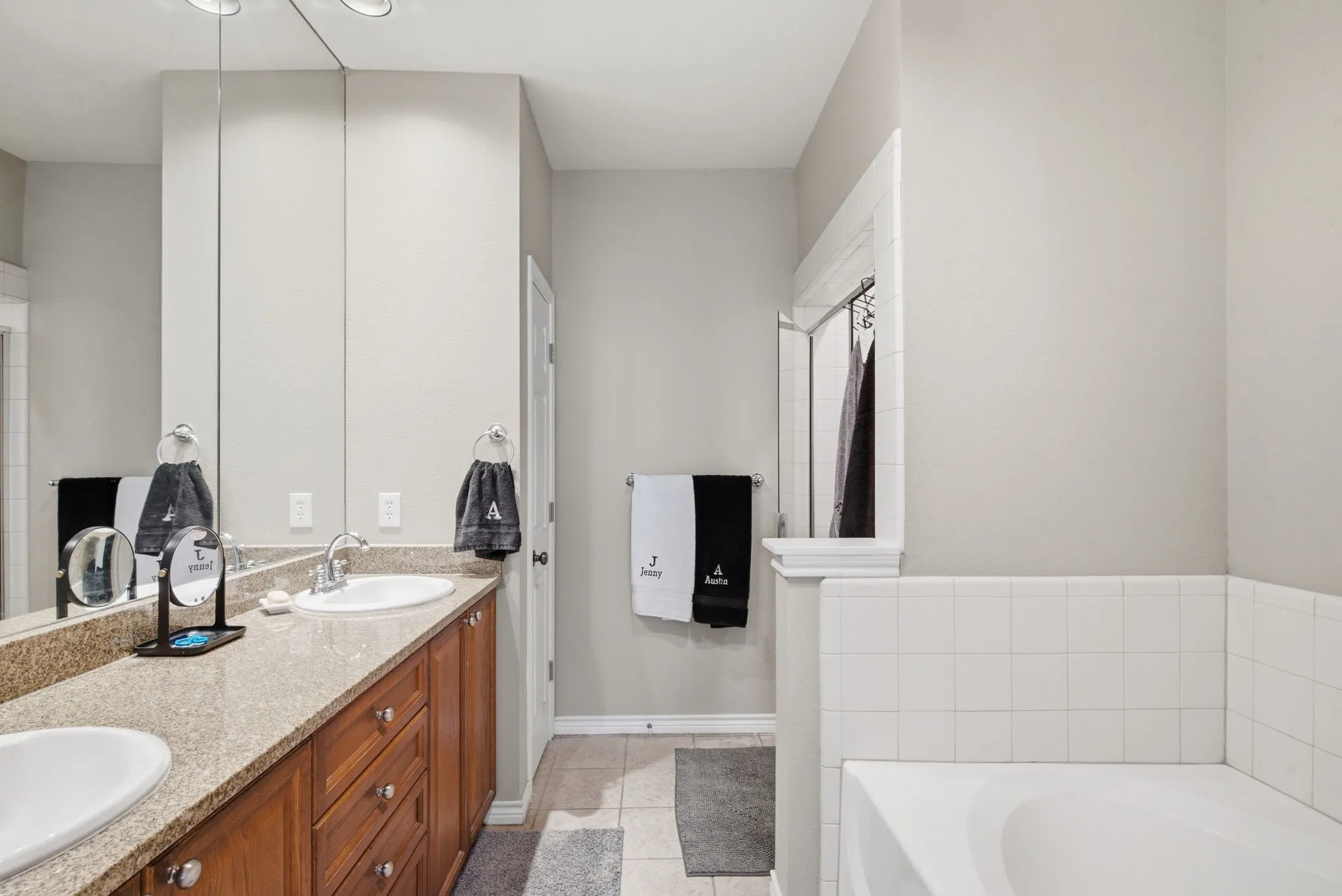 Condominium For Sale in Tarrant County , 3815 Birkdale Drive, Fort Worth, Texas 76116, 2 Bedroom, 3 Bathroom, 2 Garage spaces, 1,603 Sqft, built in 2005, mls#21391206, Real Estate Agent in Fort Worth, Homes For Sale in Tarrant county, Homes For Sale in Fort Worth, Realtor in Fort Worth Texas, Real Estate Brokerage Independent Realty Texas, Luminita Cordes Realtor