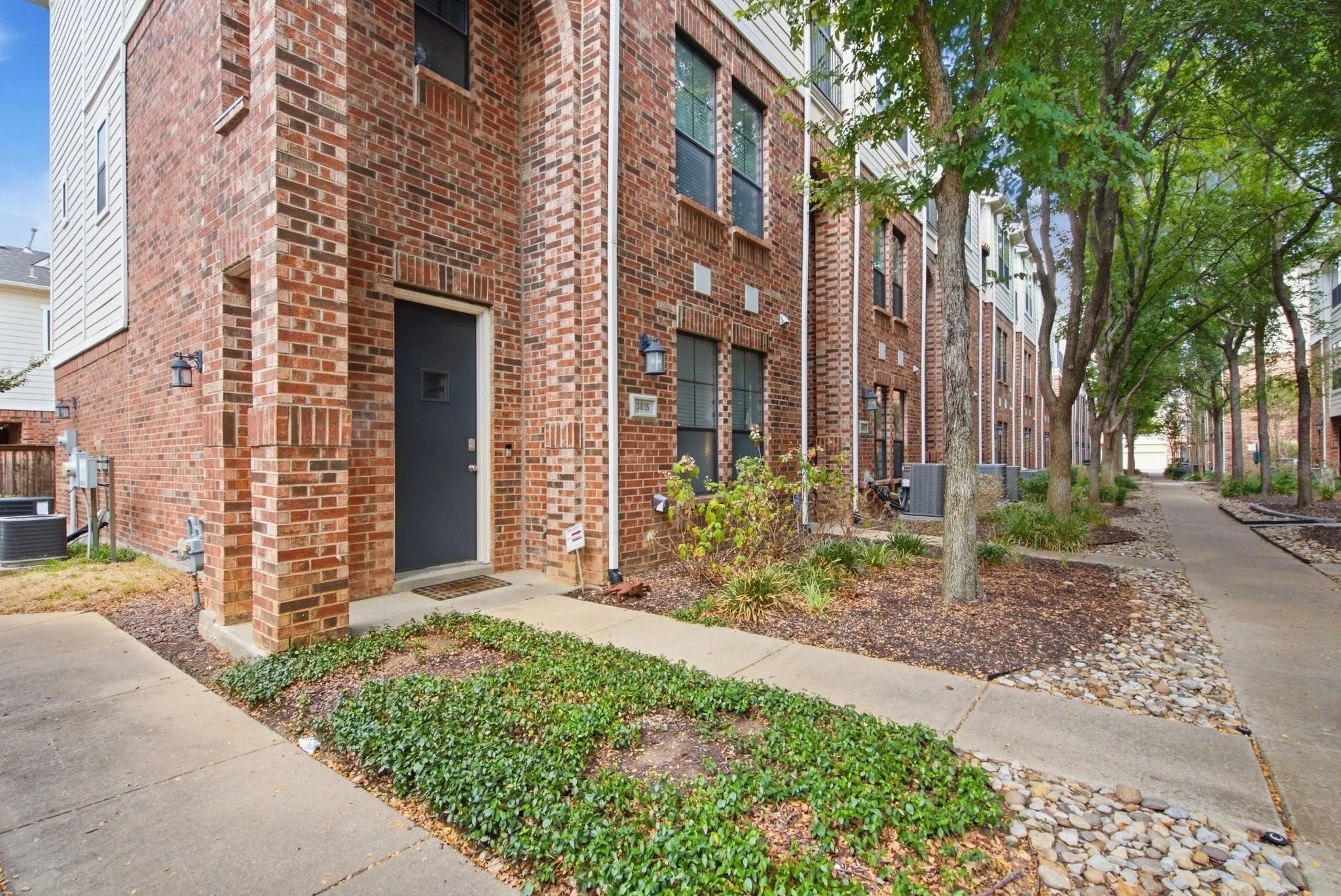 Condominium For Sale in Tarrant County , 3815 Birkdale Drive, Fort Worth, Texas 76116, 2 Bedroom, 3 Bathroom, 2 Garage spaces, 1,603 Sqft, built in 2005, mls#21391206, Real Estate Agent in Fort Worth, Homes For Sale in Tarrant county, Homes For Sale in Fort Worth, Realtor in Fort Worth Texas, Real Estate Brokerage Independent Realty Texas, Luminita Cordes Realtor