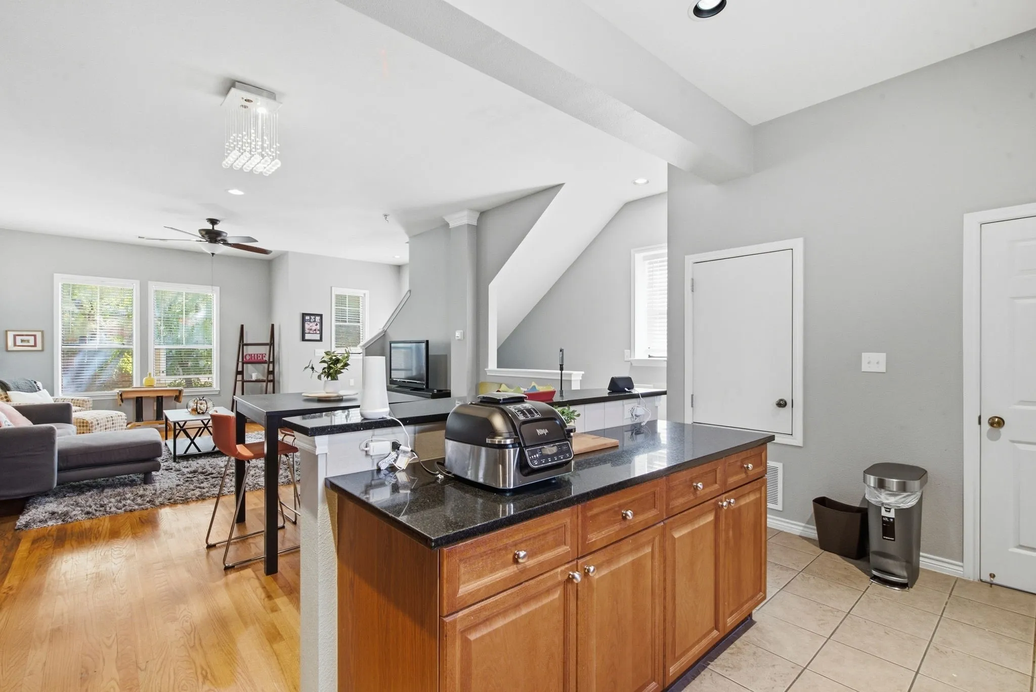 Condominium For Sale in Tarrant County , 3815 Birkdale Drive, Fort Worth, Texas 76116, 2 Bedroom, 3 Bathroom, 2 Garage spaces, 1,603 Sqft, built in 2005, mls#21391206, Real Estate Agent in Fort Worth, Homes For Sale in Tarrant county, Homes For Sale in Fort Worth, Realtor in Fort Worth Texas, Real Estate Brokerage Independent Realty Texas, Luminita Cordes Realtor