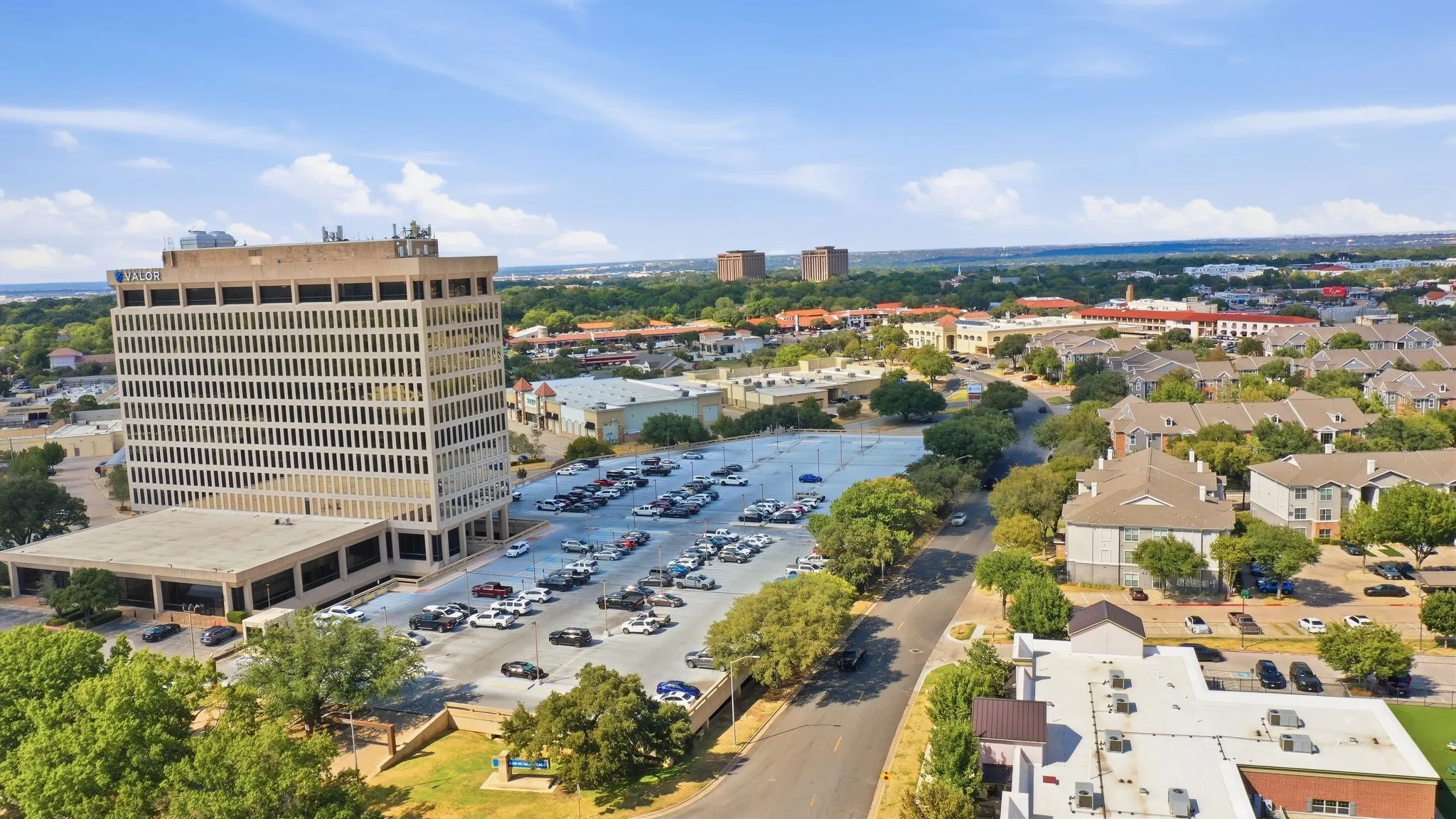Condominium For Sale in Tarrant County , 3815 Birkdale Drive, Fort Worth, Texas 76116, 2 Bedroom, 3 Bathroom, 2 Garage spaces, 1,603 Sqft, built in 2005, mls#21391206, Real Estate Agent in Fort Worth, Homes For Sale in Tarrant county, Homes For Sale in Fort Worth, Realtor in Fort Worth Texas, Real Estate Brokerage Independent Realty Texas, Luminita Cordes Realtor