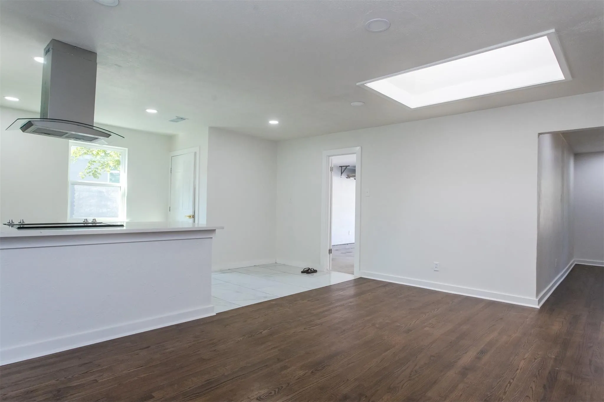 Single Family Residence For Rent in Dallas County , 1219 Cloverdale Drive, Richardson, Texas 75080, 3 Bedroom, 2 Bathroom, 2 Garage spaces, 1,418 Sqft, built in 1959, mls#21391823, Real Estate Agent in Richardson, Homes For Rent in Dallas county, Homes For Rent in Richardson, Realtor in Richardson Texas, Real Estate Brokerage Independent Realty Texas, Luminita Cordes Realtor