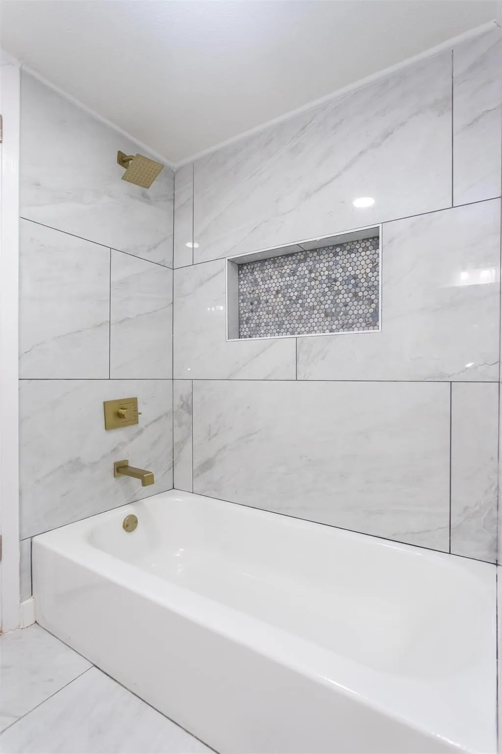 Single Family Residence For Rent in Dallas County , 1219 Cloverdale Drive, Richardson, Texas 75080, 3 Bedroom, 2 Bathroom, 2 Garage spaces, 1,418 Sqft, built in 1959, mls#21391823, Real Estate Agent in Richardson, Homes For Rent in Dallas county, Homes For Rent in Richardson, Realtor in Richardson Texas, Real Estate Brokerage Independent Realty Texas, Luminita Cordes Realtor