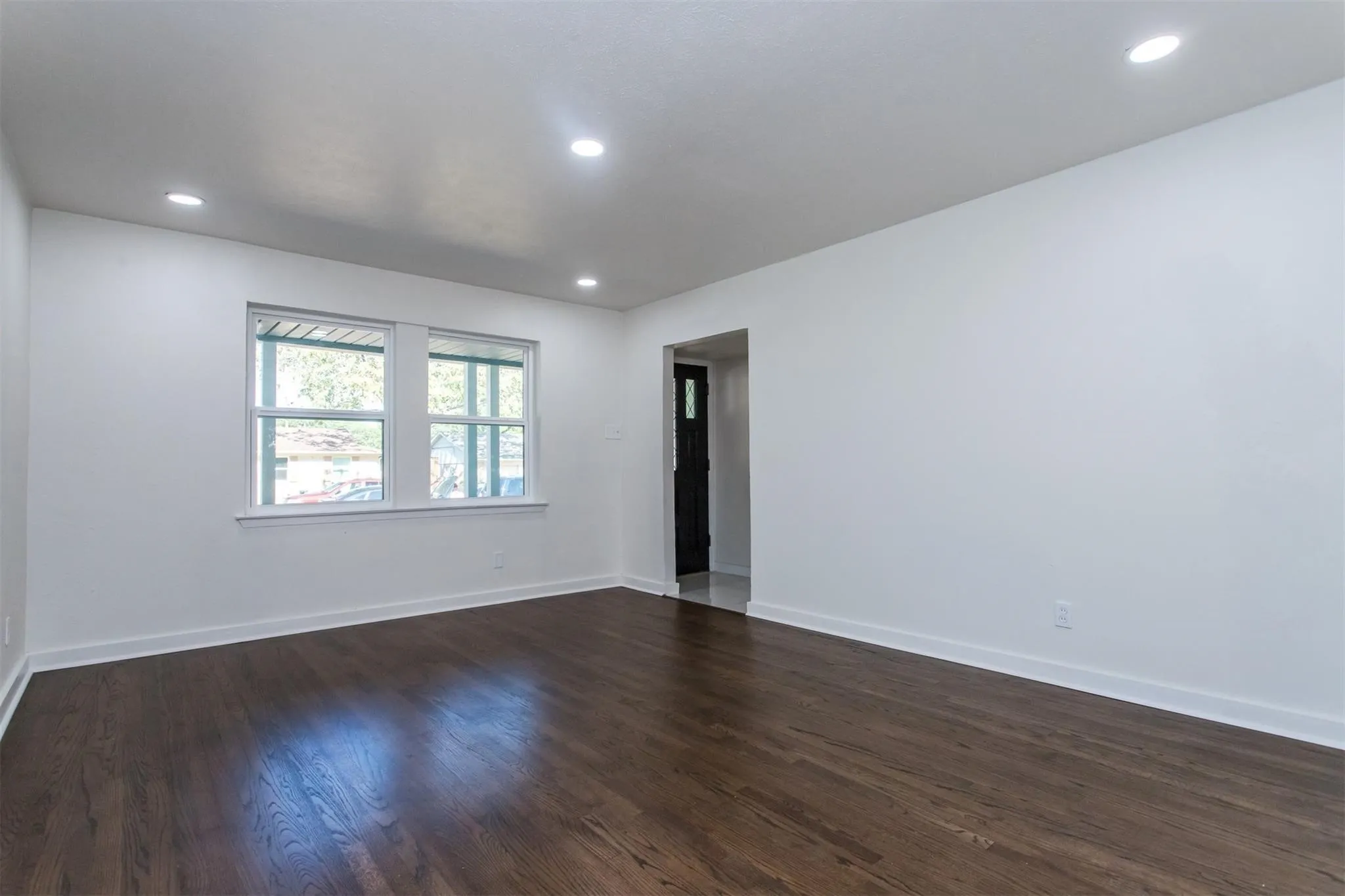 Single Family Residence For Rent in Dallas County , 1219 Cloverdale Drive, Richardson, Texas 75080, 3 Bedroom, 2 Bathroom, 2 Garage spaces, 1,418 Sqft, built in 1959, mls#21391823, Real Estate Agent in Richardson, Homes For Rent in Dallas county, Homes For Rent in Richardson, Realtor in Richardson Texas, Real Estate Brokerage Independent Realty Texas, Luminita Cordes Realtor