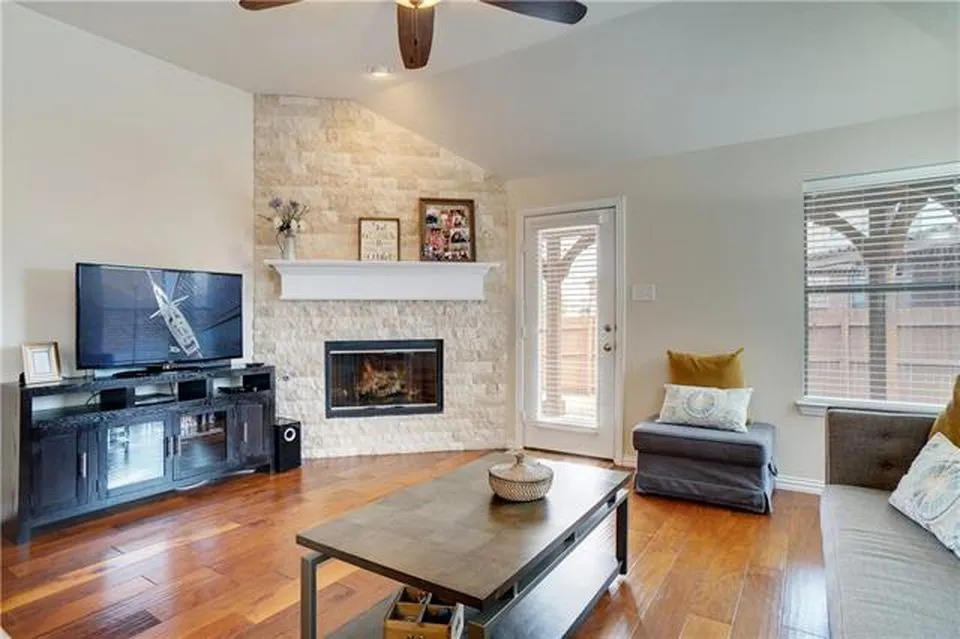 Single Family Residence For Rent in Tarrant County , 1709 Imperial Springs Drive, Keller, Texas 76248, 4 Bedroom, 2 Bathroom, 2 Garage spaces, 2,180 Sqft, built in 2008, mls#21387641, Real Estate Agent in Keller, Homes For Rent in Tarrant county, Homes For Rent in Keller, Realtor in Keller Texas, Real Estate Brokerage Independent Realty Texas, Luminita Cordes Realtor