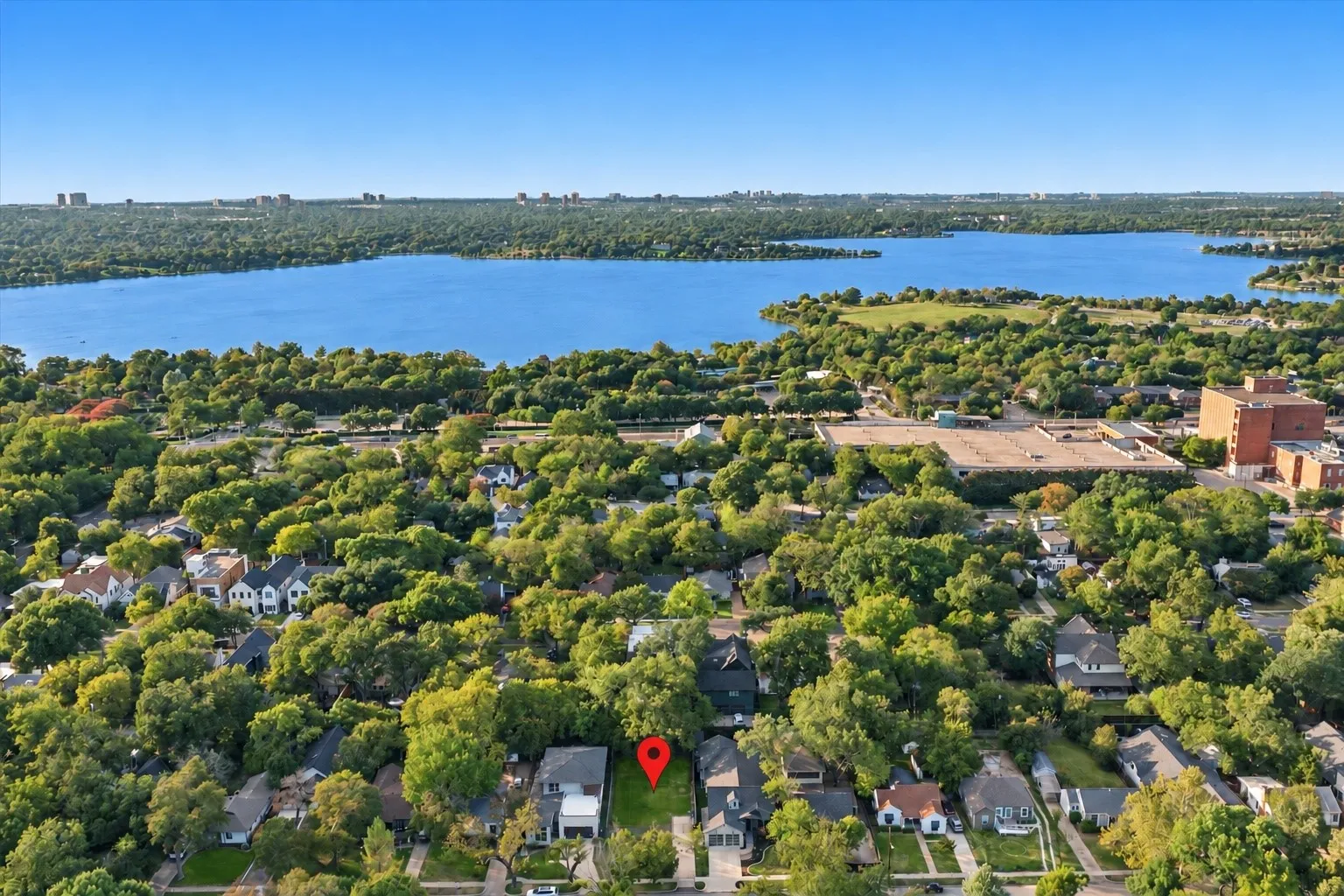 Moments from White Rock Lake and the Dallas Arboretum