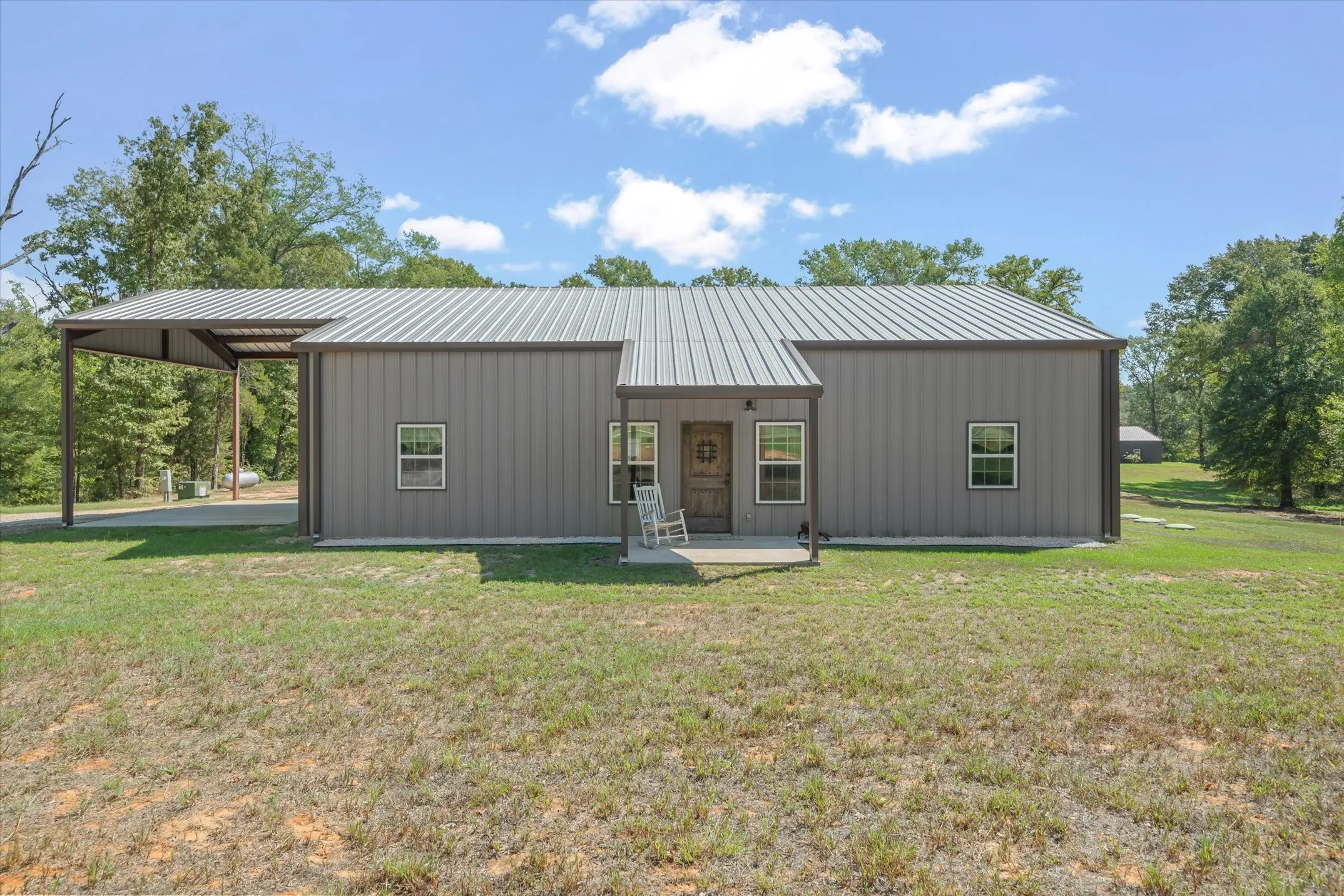 Single Family Residence For Sale in Van Zandt County , 1137 VZ County Road 4602, Ben Wheeler, Texas 75754, 3 Bedroom, 2 Bathroom, Garage spaces, 2,000 Sqft, built in 2019, mls#21389328, Real Estate Agent in Ben Wheeler, Homes For Sale in Van Zandt county, Homes For Sale in Ben Wheeler, Realtor in Ben Wheeler Texas, Real Estate Brokerage Independent Realty Texas, Luminita Cordes Realtor