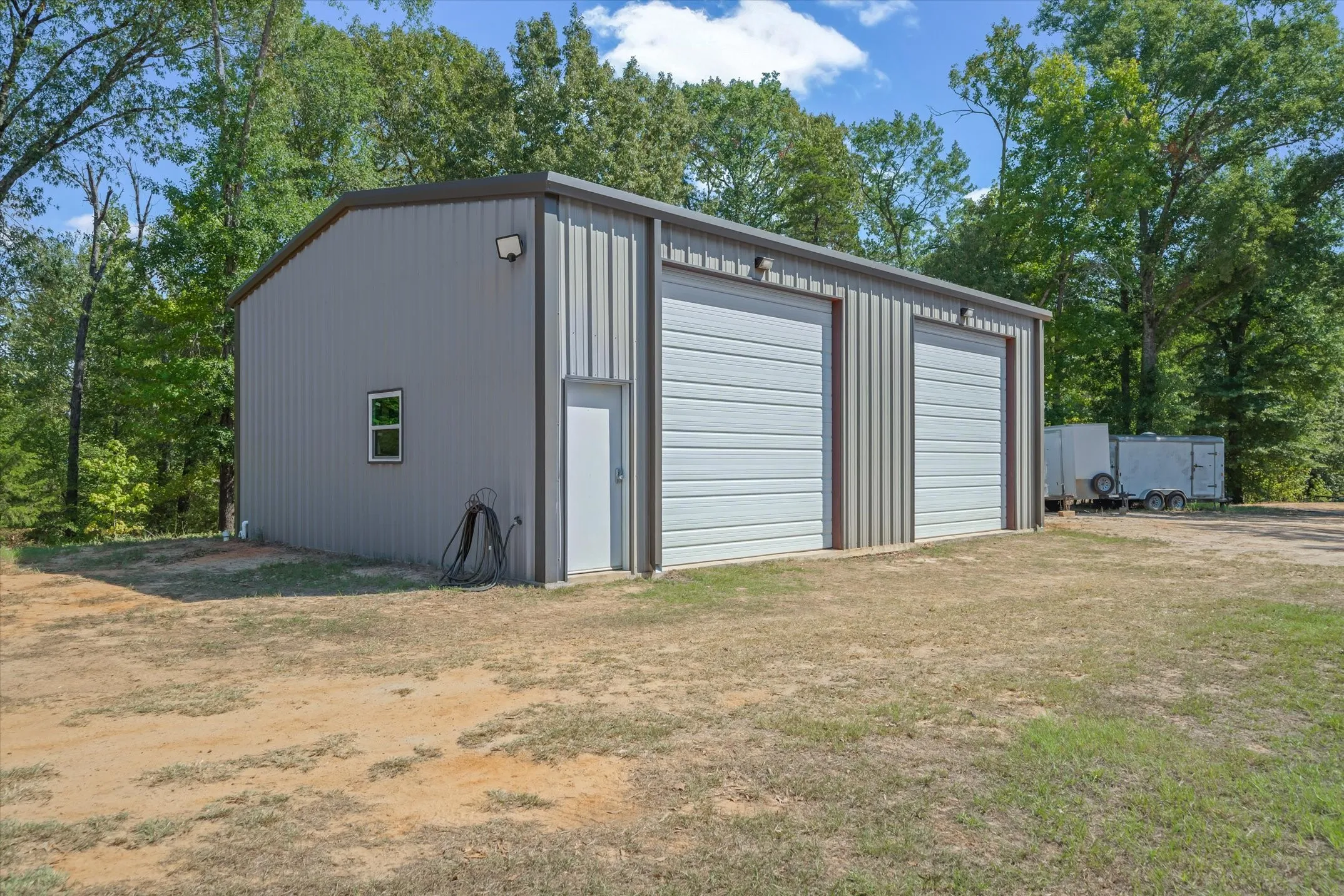 Single Family Residence For Sale in Van Zandt County , 1137 VZ County Road 4602, Ben Wheeler, Texas 75754, 3 Bedroom, 2 Bathroom, Garage spaces, 2,000 Sqft, built in 2019, mls#21389328, Real Estate Agent in Ben Wheeler, Homes For Sale in Van Zandt county, Homes For Sale in Ben Wheeler, Realtor in Ben Wheeler Texas, Real Estate Brokerage Independent Realty Texas, Luminita Cordes Realtor