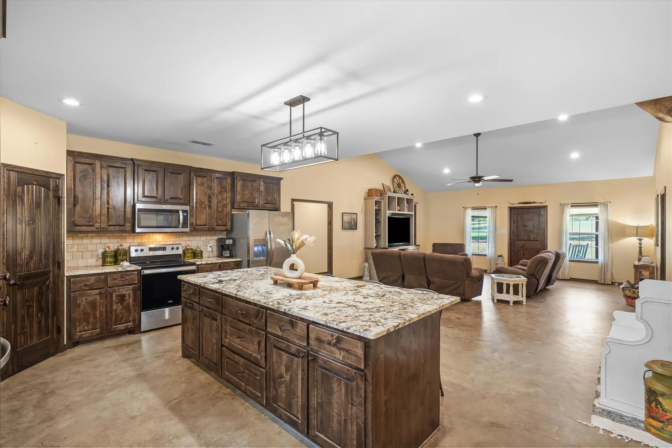 Single Family Residence For Sale in Van Zandt County , 1137 VZ County Road 4602, Ben Wheeler, Texas 75754, 3 Bedroom, 2 Bathroom, Garage spaces, 2,000 Sqft, built in 2019, mls#21389328, Real Estate Agent in Ben Wheeler, Homes For Sale in Van Zandt county, Homes For Sale in Ben Wheeler, Realtor in Ben Wheeler Texas, Real Estate Brokerage Independent Realty Texas, Luminita Cordes Realtor