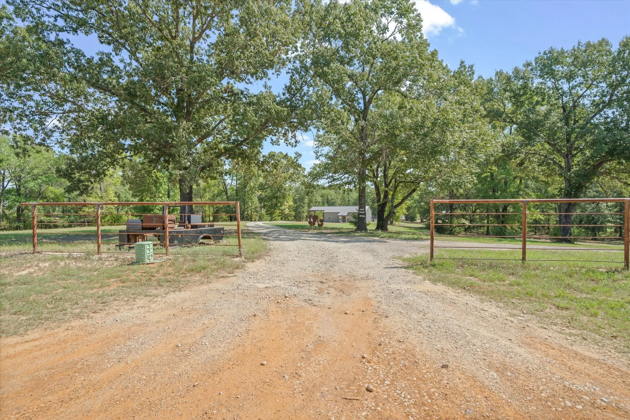 Single Family Residence For Sale in Van Zandt County , 1137 VZ County Road 4602, Ben Wheeler, Texas 75754, 3 Bedroom, 2 Bathroom, Garage spaces, 2,000 Sqft, built in 2019, mls#21389328, Real Estate Agent in Ben Wheeler, Homes For Sale in Van Zandt county, Homes For Sale in Ben Wheeler, Realtor in Ben Wheeler Texas, Real Estate Brokerage Independent Realty Texas, Luminita Cordes Realtor