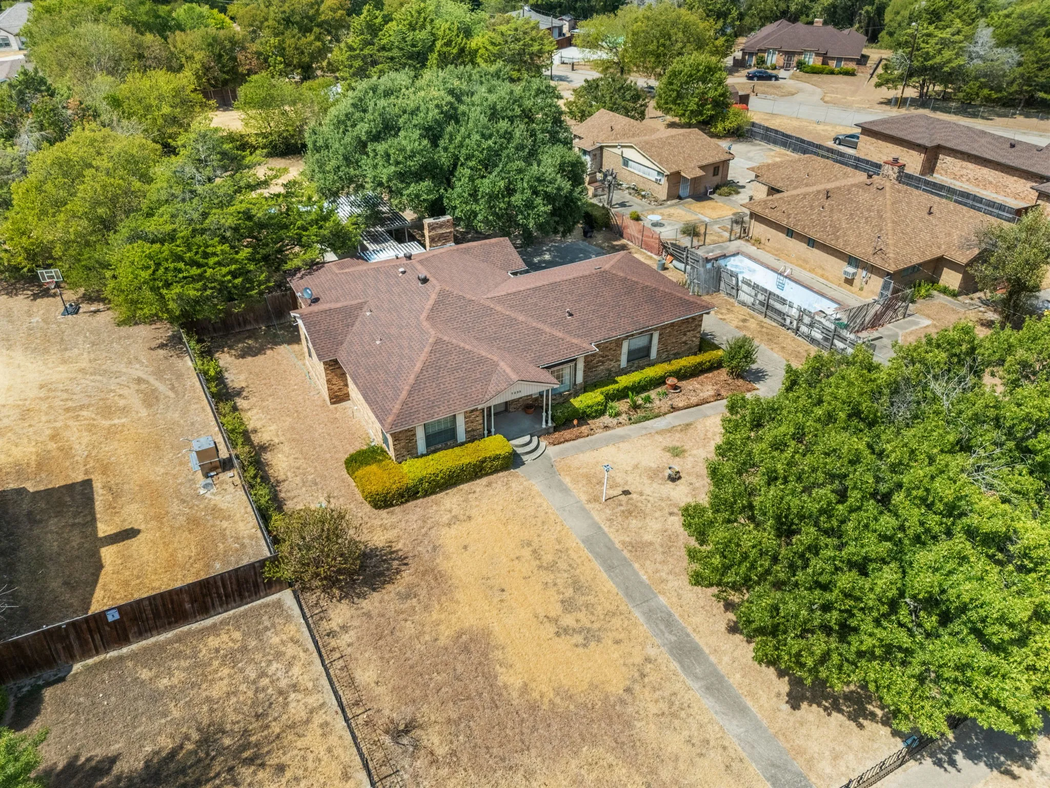 Single Family Residence For Sale in Dallas County , 7235 Vecino Drive, Dallas, Texas 75241, 3 Bedroom, 2 Bathroom, 2 Garage spaces, 1,662 Sqft, built in 1940, mls#21391235, Real Estate Agent in Dallas, Homes For Sale in Dallas county, Homes For Sale in Dallas, Realtor in Dallas Texas, Real Estate Brokerage Independent Realty Texas, Luminita Cordes Realtor