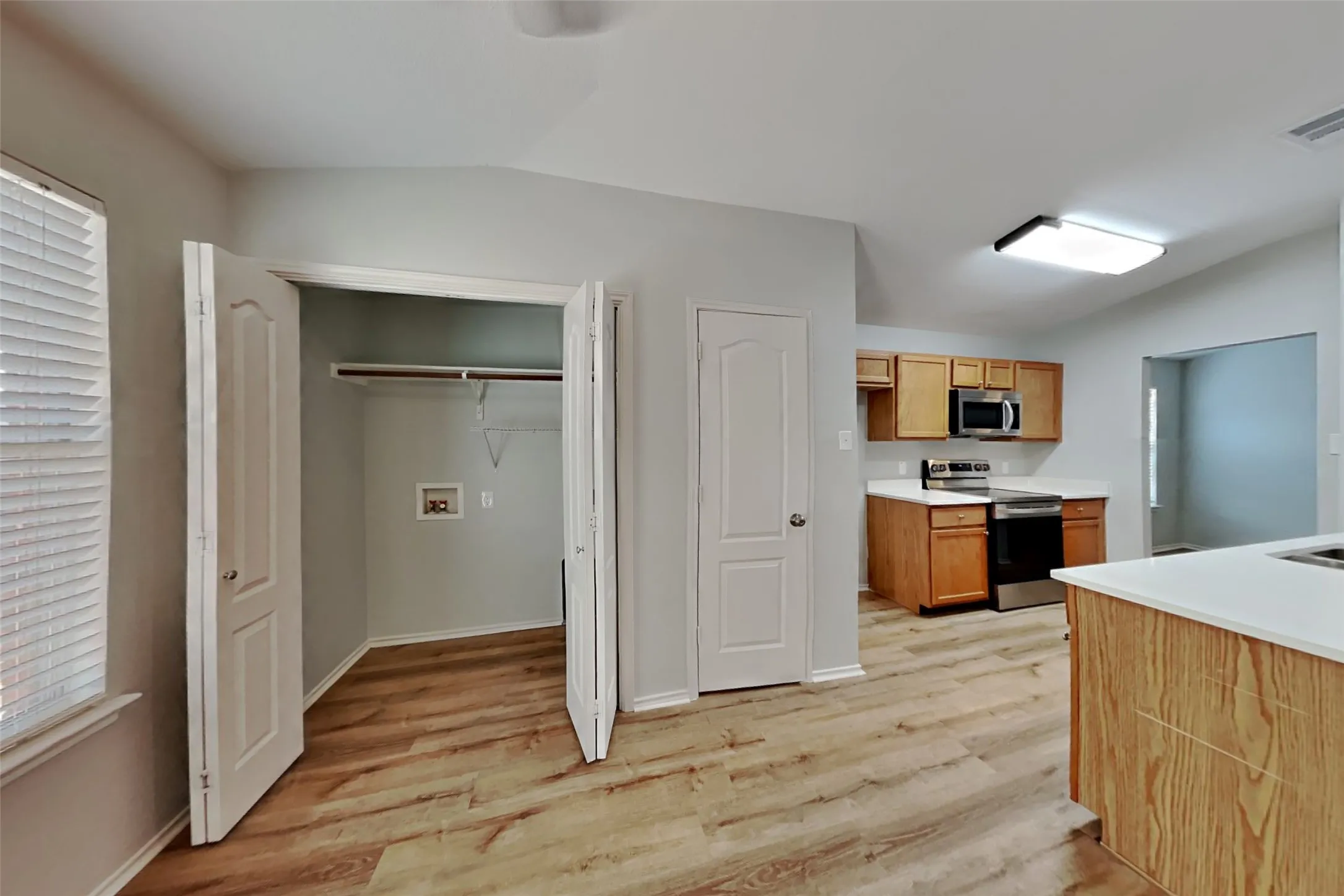 Single Family Residence For Rent in Tarrant County , 641 Mallard Drive, Saginaw, Texas 76131, 3 Bedroom, 2 Bathroom, 2 Garage spaces, 1,555 Sqft, built in 2004, mls#21391822, Real Estate Agent in Saginaw, Homes For Rent in Tarrant county, Homes For Rent in Saginaw, Realtor in Saginaw Texas, Real Estate Brokerage Independent Realty Texas, Luminita Cordes Realtor