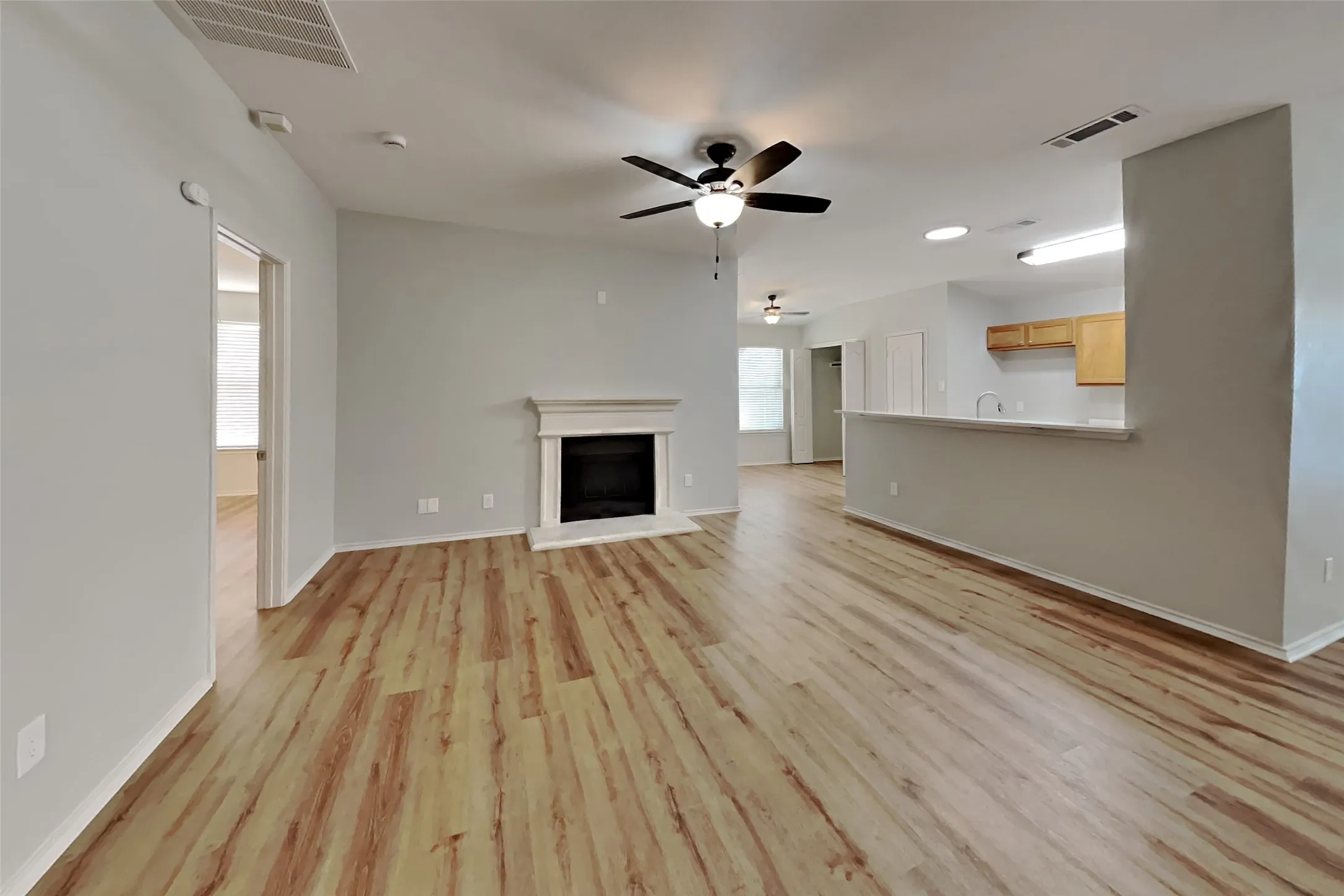 Single Family Residence For Rent in Tarrant County , 641 Mallard Drive, Saginaw, Texas 76131, 3 Bedroom, 2 Bathroom, 2 Garage spaces, 1,555 Sqft, built in 2004, mls#21391822, Real Estate Agent in Saginaw, Homes For Rent in Tarrant county, Homes For Rent in Saginaw, Realtor in Saginaw Texas, Real Estate Brokerage Independent Realty Texas, Luminita Cordes Realtor