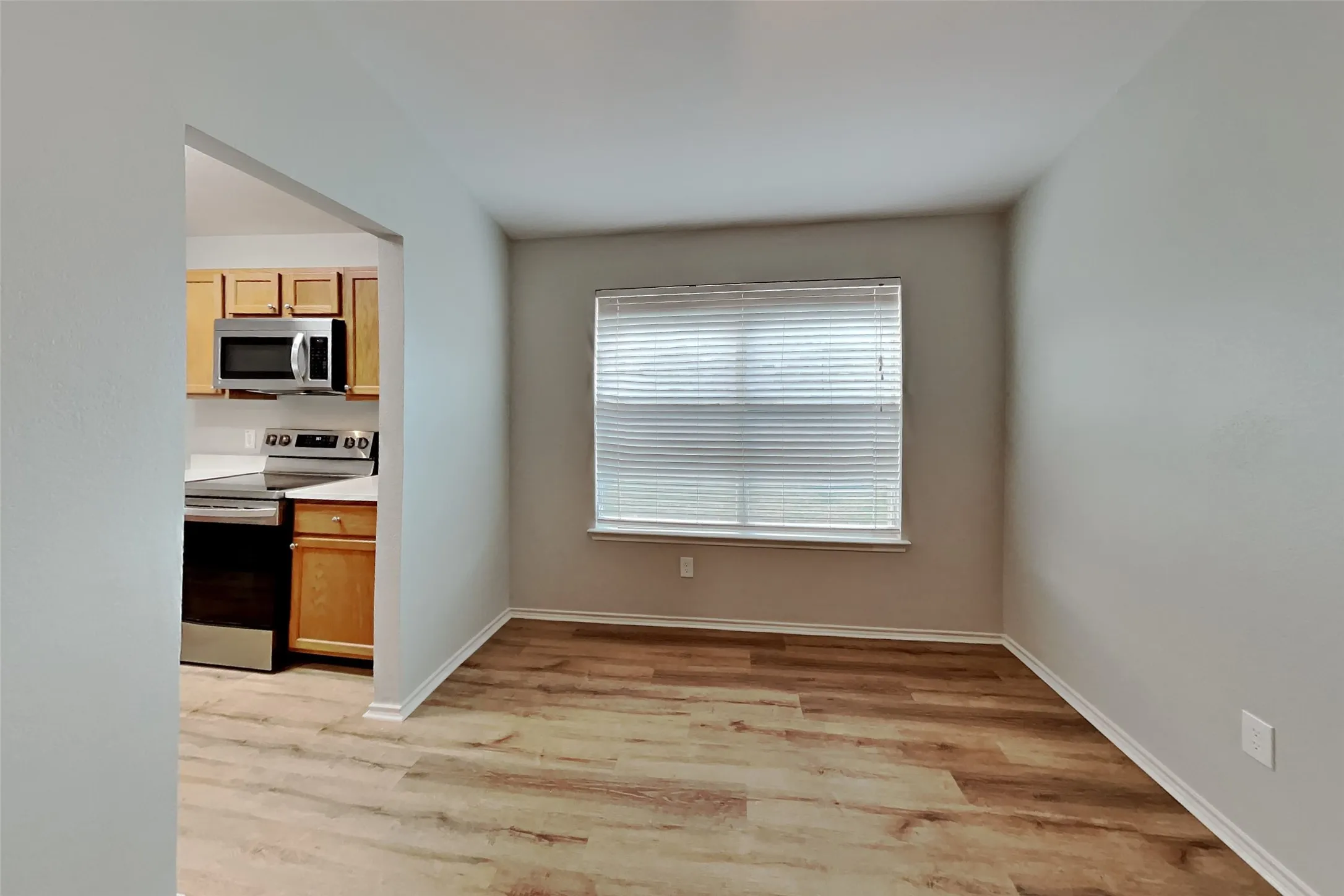 Single Family Residence For Rent in Tarrant County , 641 Mallard Drive, Saginaw, Texas 76131, 3 Bedroom, 2 Bathroom, 2 Garage spaces, 1,555 Sqft, built in 2004, mls#21391822, Real Estate Agent in Saginaw, Homes For Rent in Tarrant county, Homes For Rent in Saginaw, Realtor in Saginaw Texas, Real Estate Brokerage Independent Realty Texas, Luminita Cordes Realtor