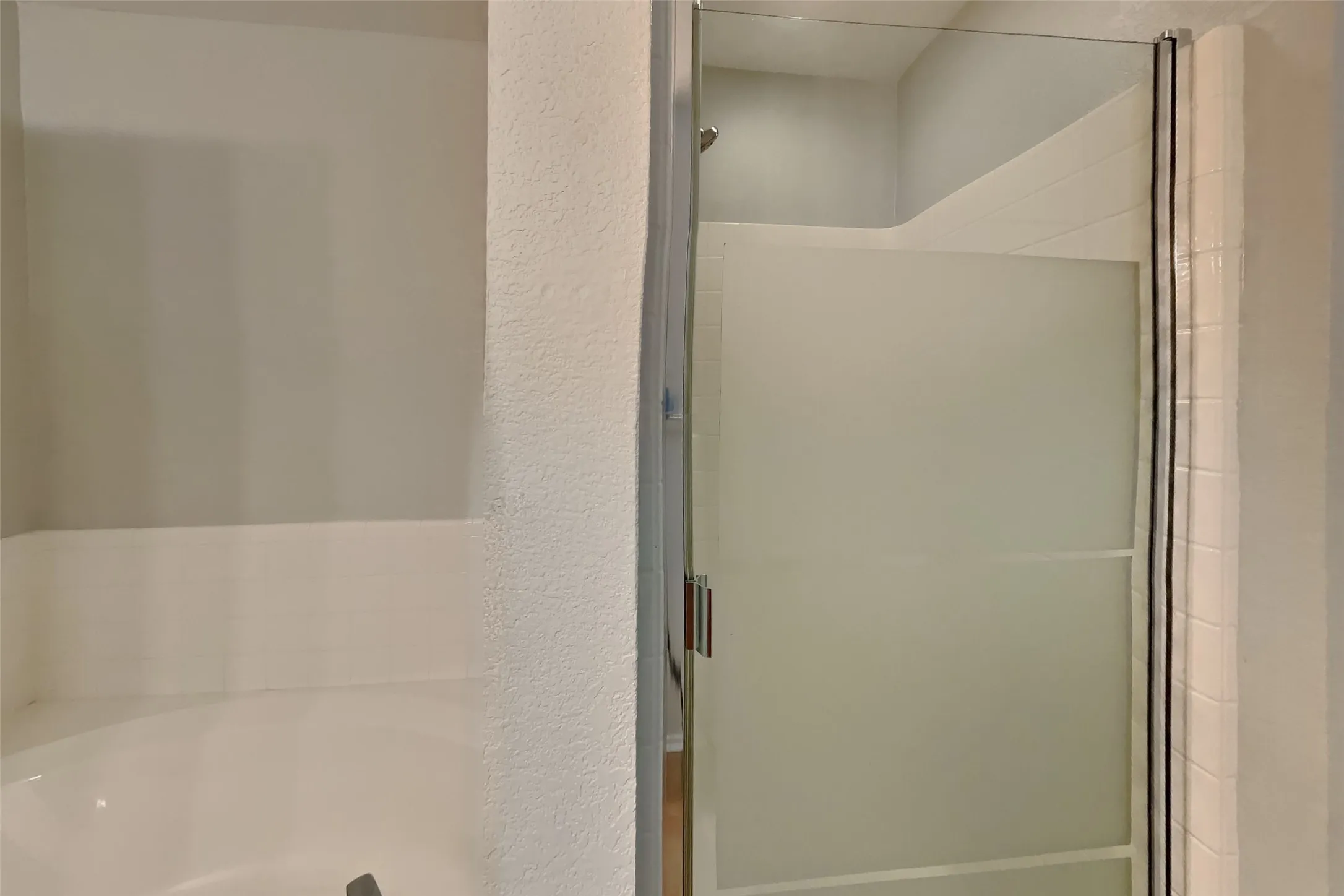 Single Family Residence For Rent in Tarrant County , 641 Mallard Drive, Saginaw, Texas 76131, 3 Bedroom, 2 Bathroom, 2 Garage spaces, 1,555 Sqft, built in 2004, mls#21391822, Real Estate Agent in Saginaw, Homes For Rent in Tarrant county, Homes For Rent in Saginaw, Realtor in Saginaw Texas, Real Estate Brokerage Independent Realty Texas, Luminita Cordes Realtor