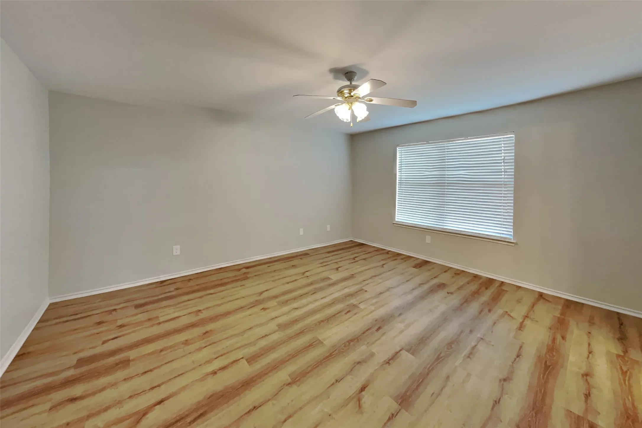 Single Family Residence For Rent in Tarrant County , 641 Mallard Drive, Saginaw, Texas 76131, 3 Bedroom, 2 Bathroom, 2 Garage spaces, 1,555 Sqft, built in 2004, mls#21391822, Real Estate Agent in Saginaw, Homes For Rent in Tarrant county, Homes For Rent in Saginaw, Realtor in Saginaw Texas, Real Estate Brokerage Independent Realty Texas, Luminita Cordes Realtor
