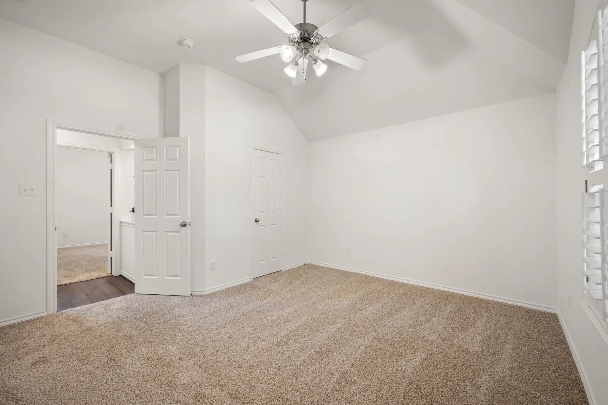 Single Family Residence For Sale in Collin County , 7209 Royal Glen Trail, Mc Kinney, Texas 75072, 3 Bedroom, 3 Bathroom, 2 Garage spaces, 2,994 Sqft, built in 2004, mls#21391106, Real Estate Agent in Mc Kinney, Homes For Sale in Collin county, Homes For Sale in Mc Kinney, Realtor in Mc Kinney Texas, Real Estate Brokerage Independent Realty Texas, Luminita Cordes Realtor